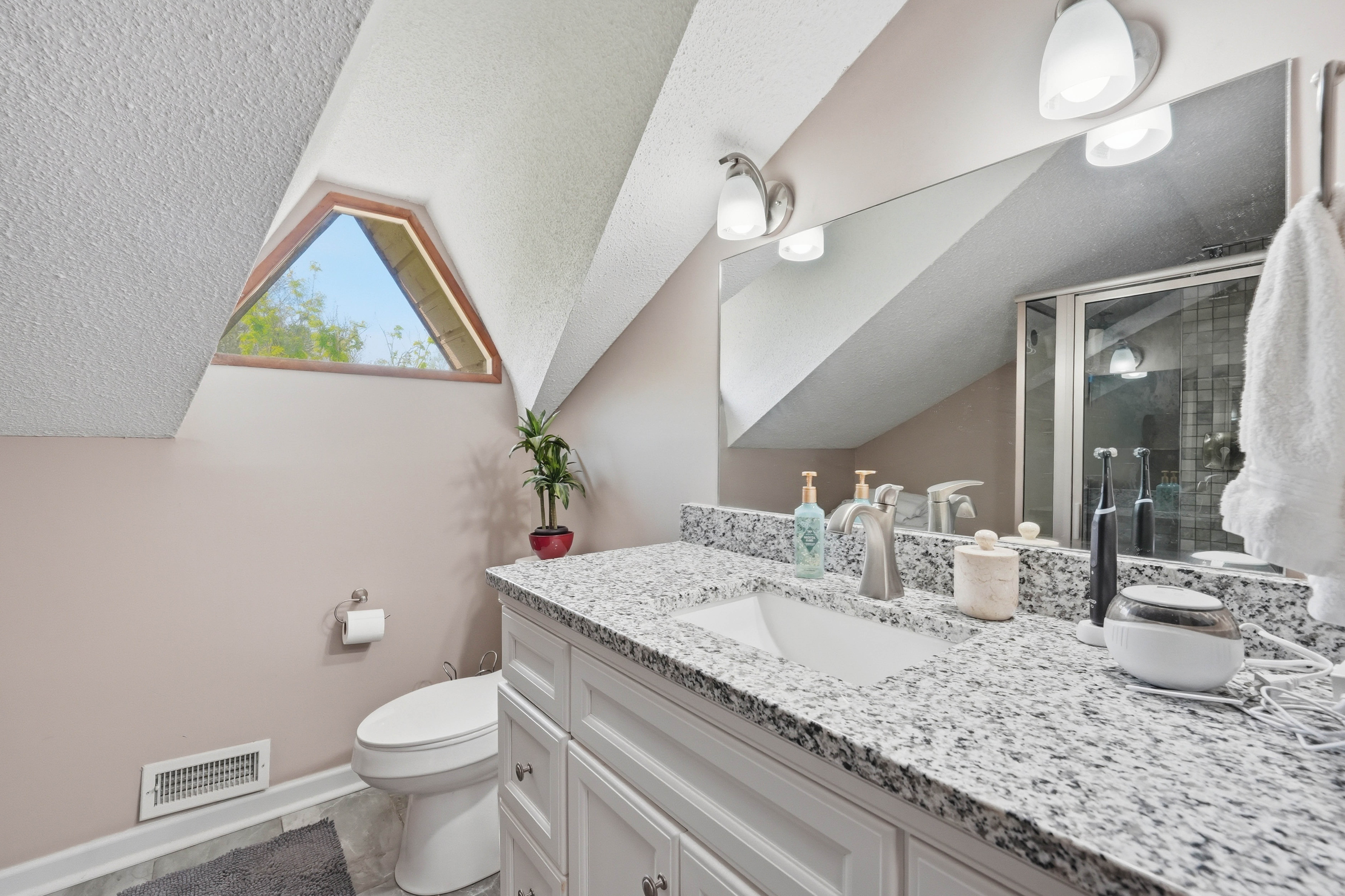  4953 Weaver Pike, Bluff City, TN 37618 - 物件實景