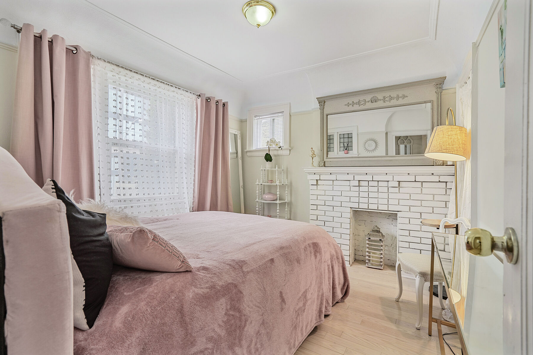  Rare Duplex in Davisville - 物件實景