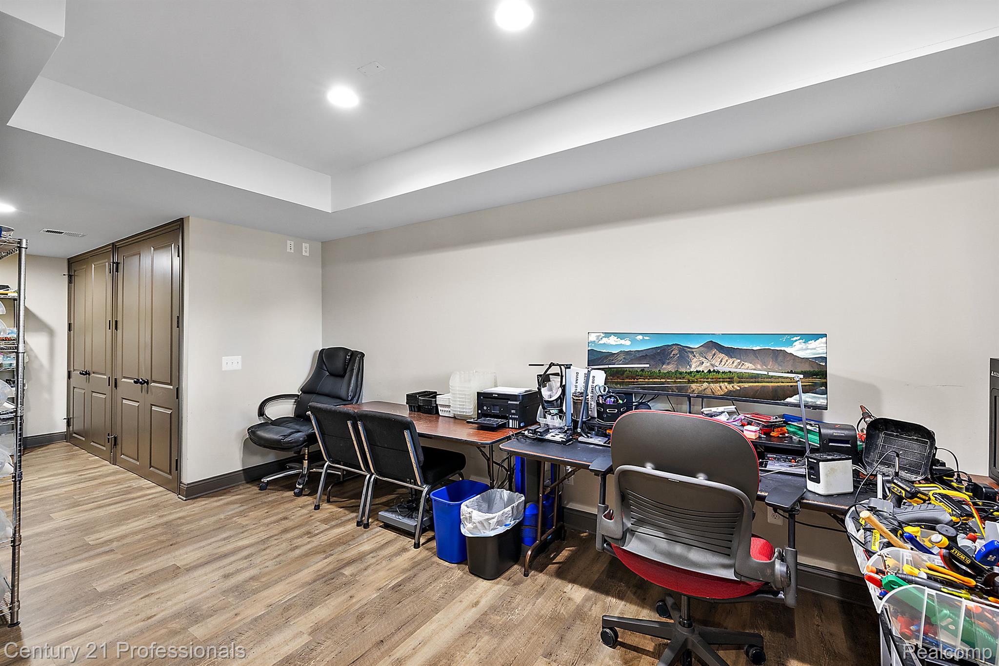 Davisburg, Michigan, 48350, United States, 5 Bedrooms Bedrooms, ,4 BathroomsBathrooms,Residential,For Sale,1978362