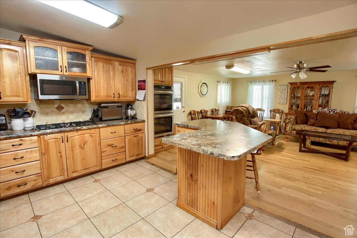 West Valley City, Utah, 84128, United States, 5 Bedrooms Bedrooms, ,2 BathroomsBathrooms,Residential,For Sale,1868735