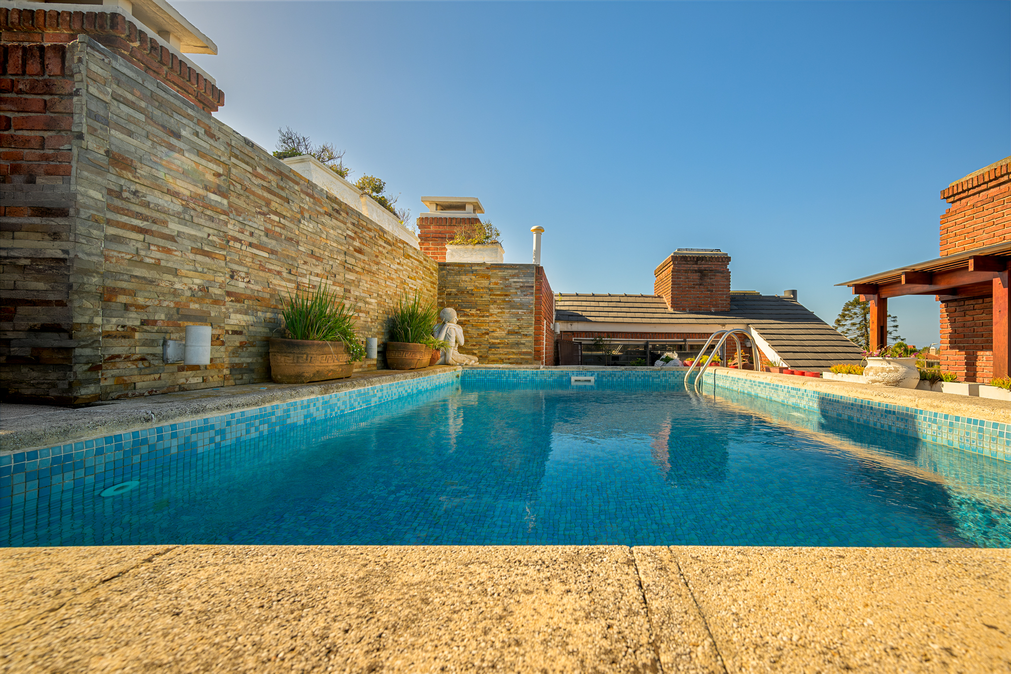  Exclusive Duplex Penthouse with Private Rooftop and Pool in Carrasco - 物件實景