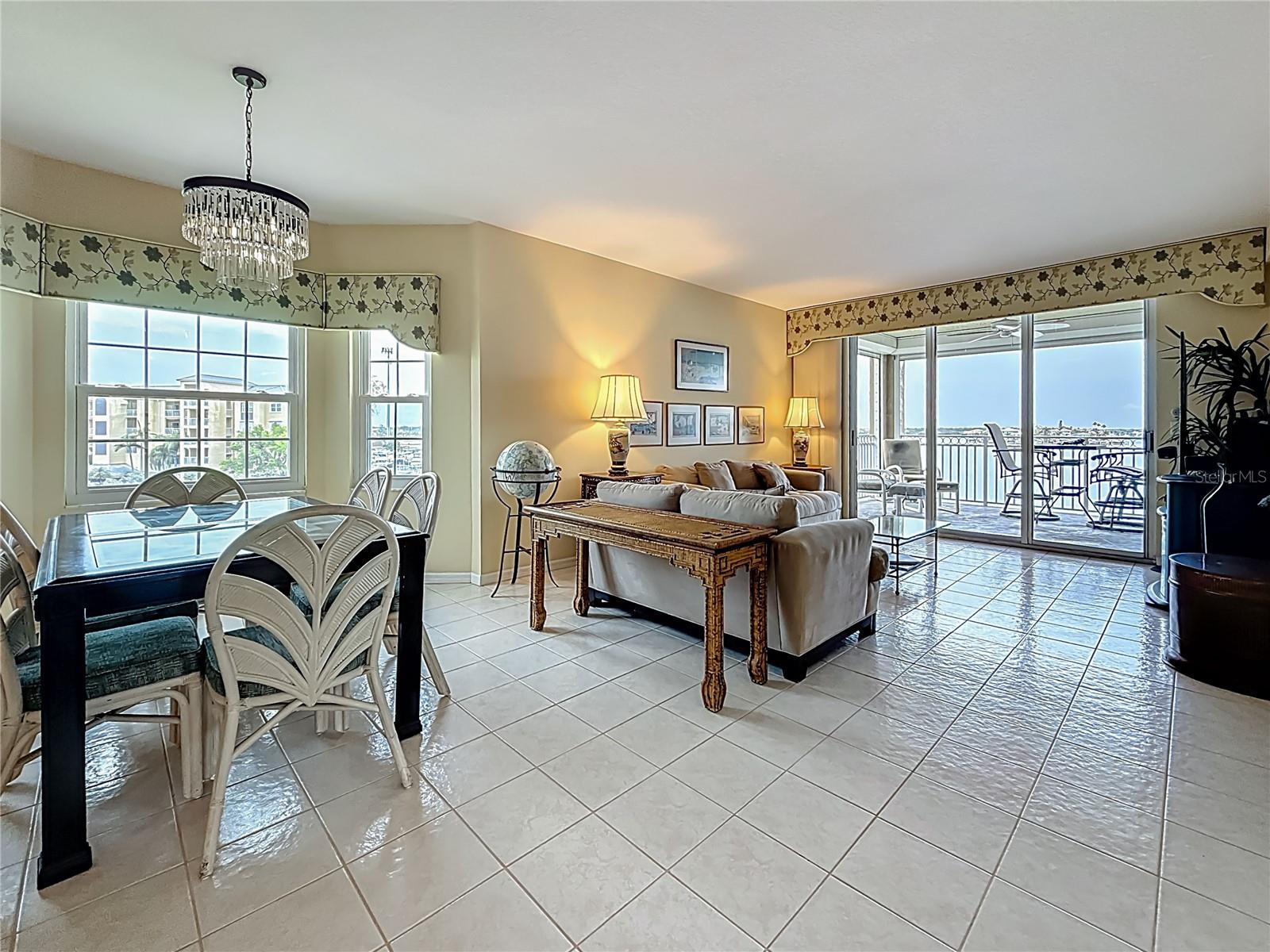 Madeira Beach, Florida, 33708, United States, 2 Bedrooms Bedrooms, ,2 BathroomsBathrooms,Residential,For Sale,1981210