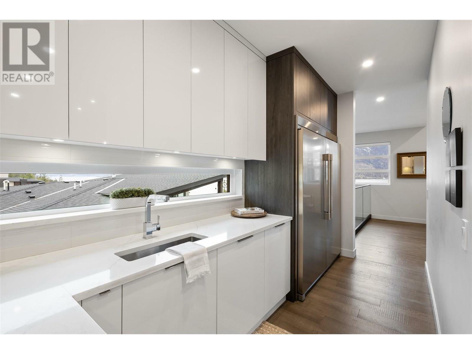 KELOWNA, British Columbia, V4V 1N4, CA, 4 Bedrooms Bedrooms, ,3 BathroomsBathrooms,Residential,For Sale,1859921