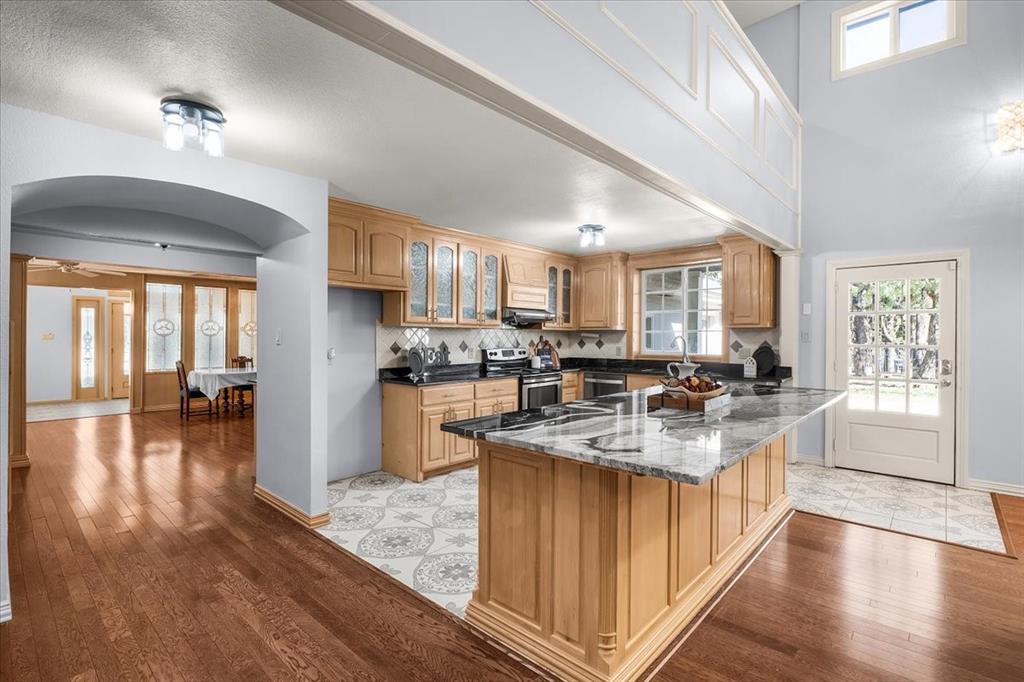 8248 Meadowbrook Drive, Fort Worth, Texas, 76120, United States, 5 Bedrooms Bedrooms, ,6 BathroomsBathrooms,Residential,For Sale,8248 Meadowbrook Drive,1666284