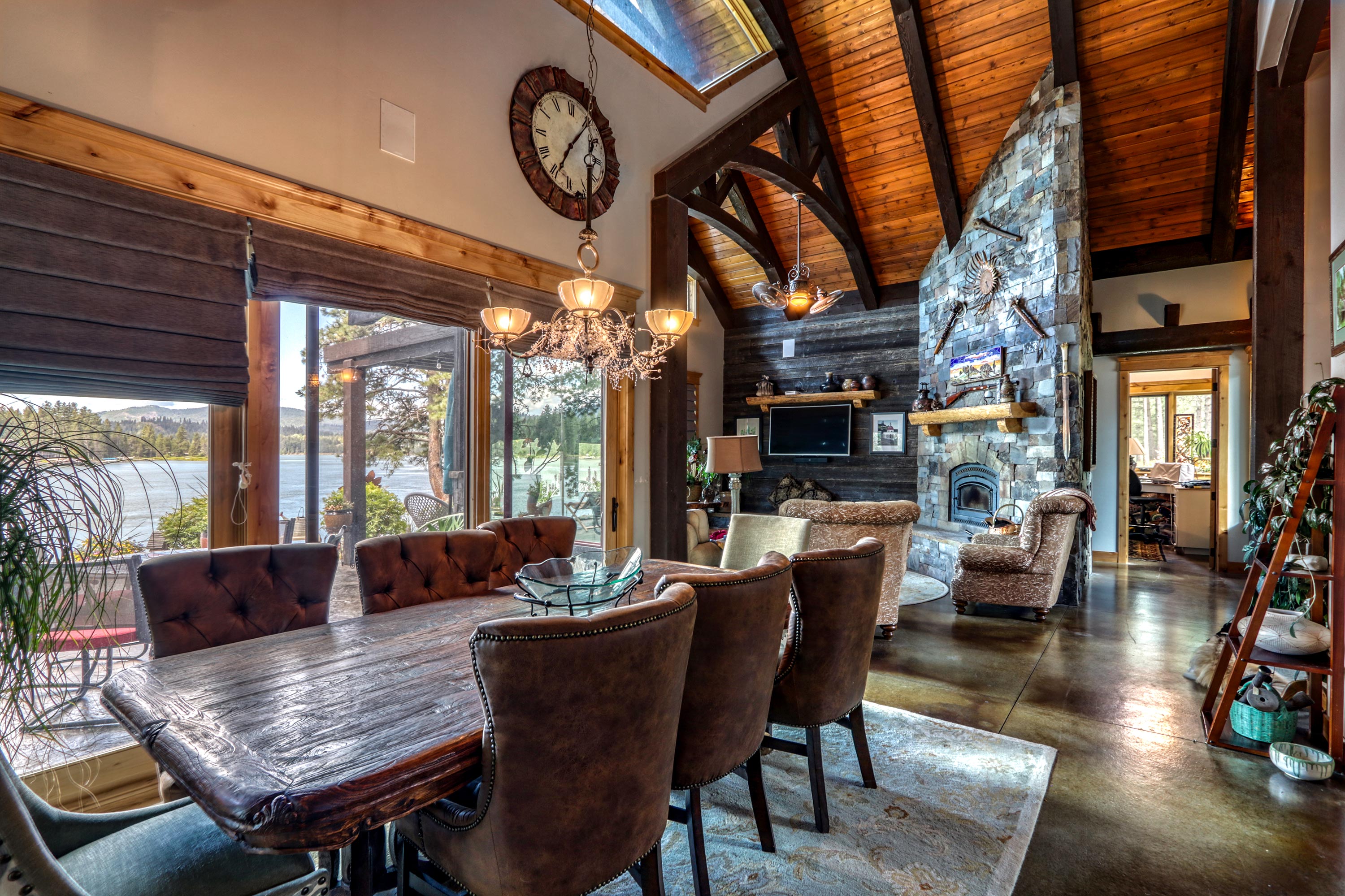 Sandpoint, Idaho, 83864, United States, 2 Bedrooms Bedrooms, ,4 BathroomsBathrooms,Residential,For Sale,1806623