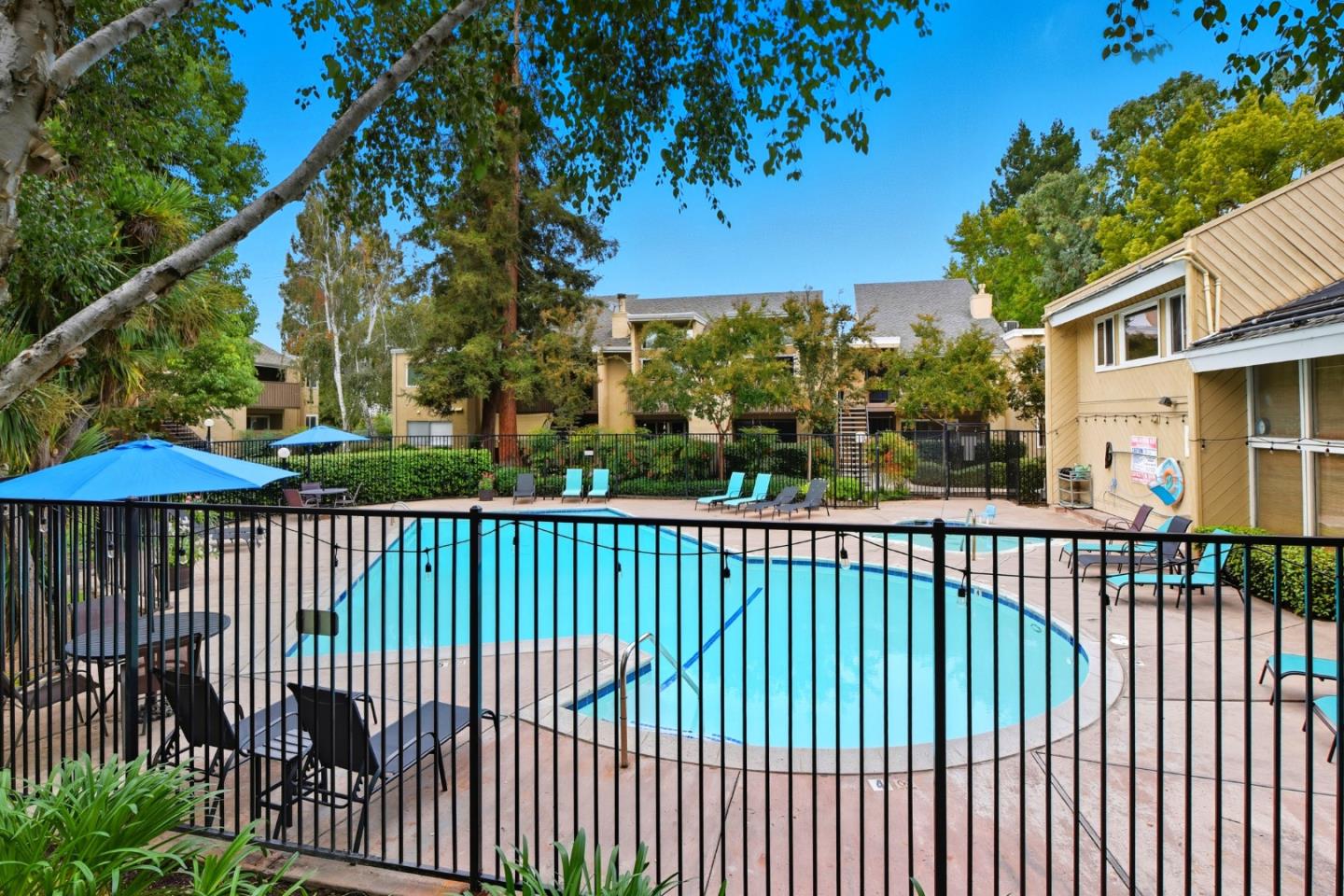 San Jose, California, 95126, United States, 1 Bedroom Bedrooms, ,1 BathroomBathrooms,Residential,For Sale,1965439