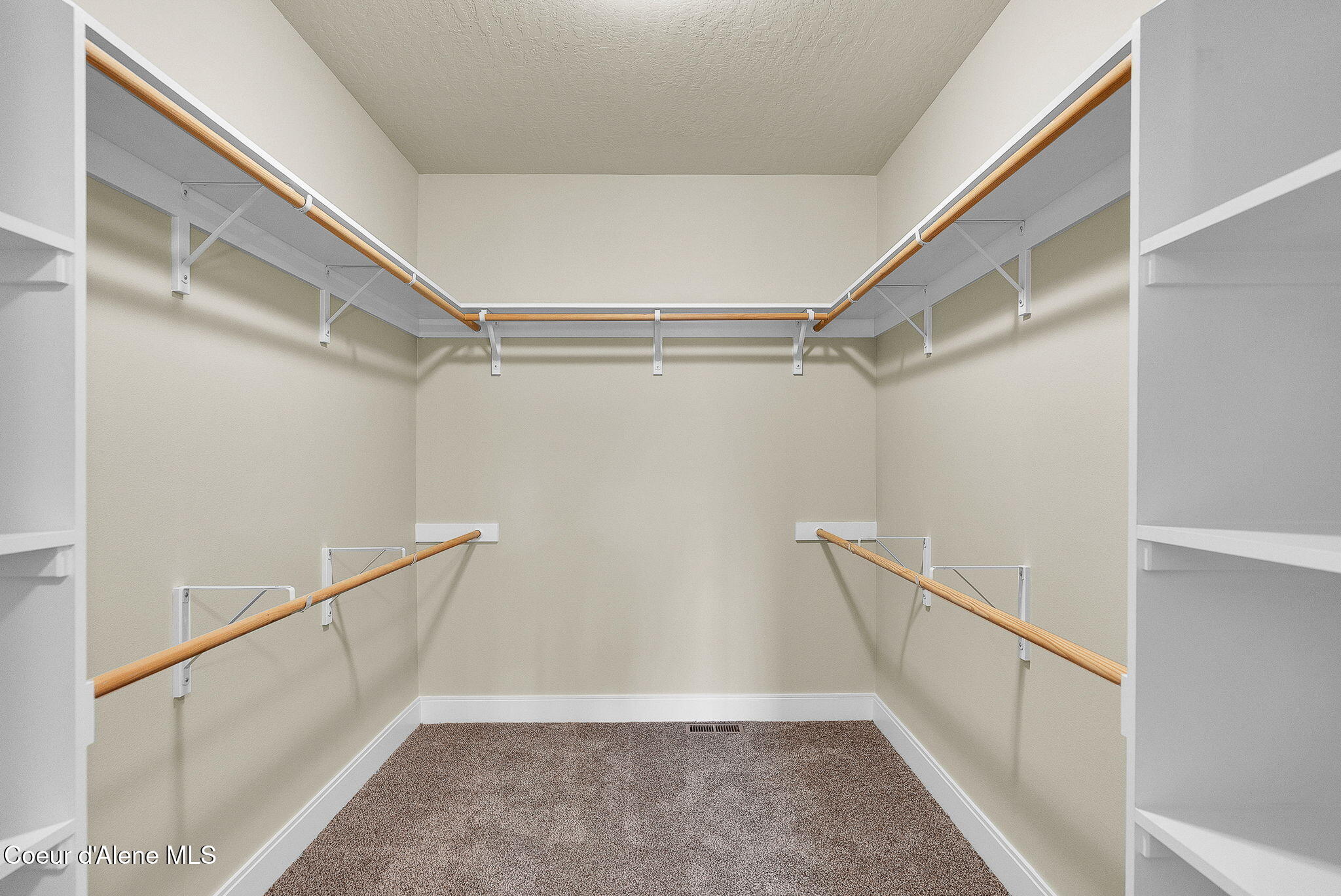 Rathdrum, Idaho, 83858, United States, 6 Bedrooms Bedrooms, ,1 BathroomBathrooms,Residential,For Sale,1989161