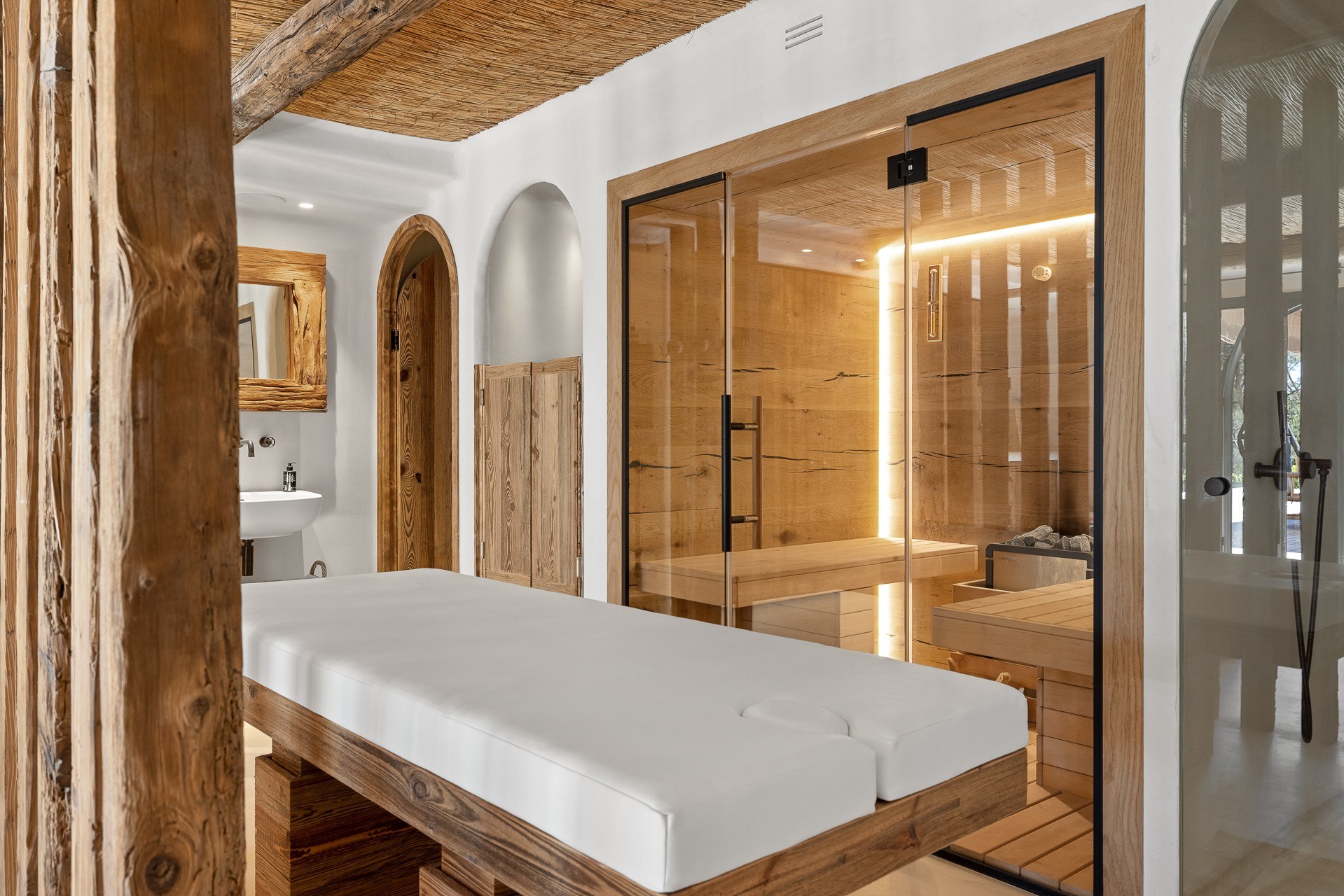  Renovated villa for sale in Mougins, 400 sqm, 5 bedrooms, Spa, pool, hillside v… - 物件實景