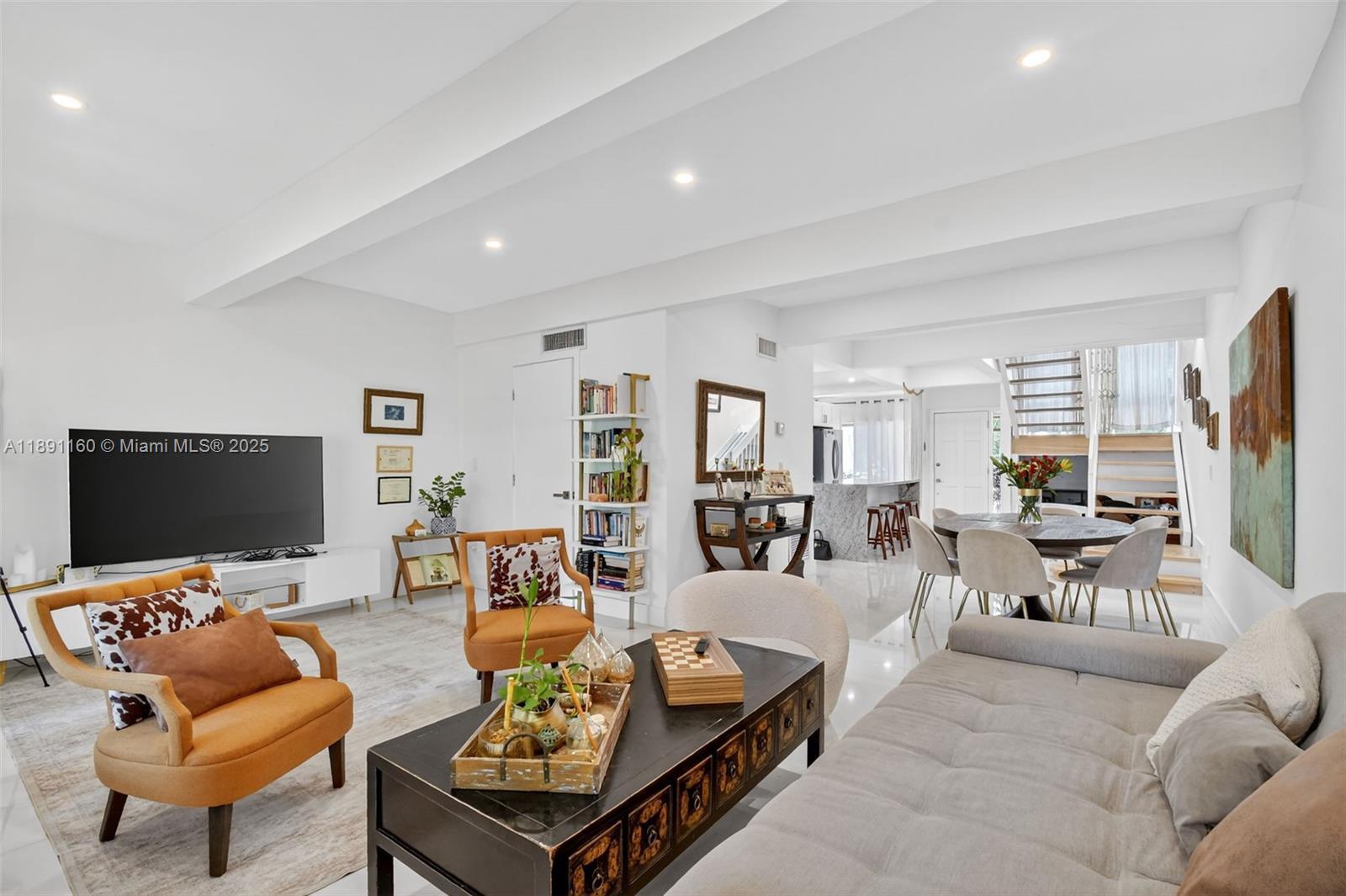 Miami, Florida, 33180, United States, 3 Bedrooms Bedrooms, ,3 BathroomsBathrooms,Residential,For Sale,1961045