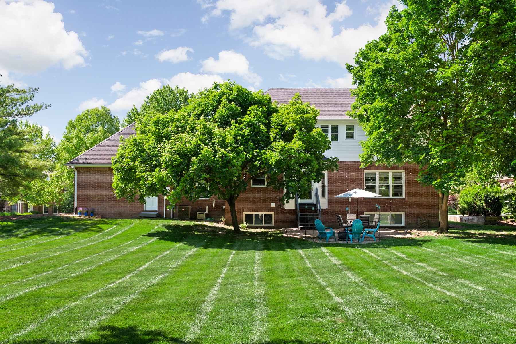  Timeless 4 Bedroom Home in One of Zionsville