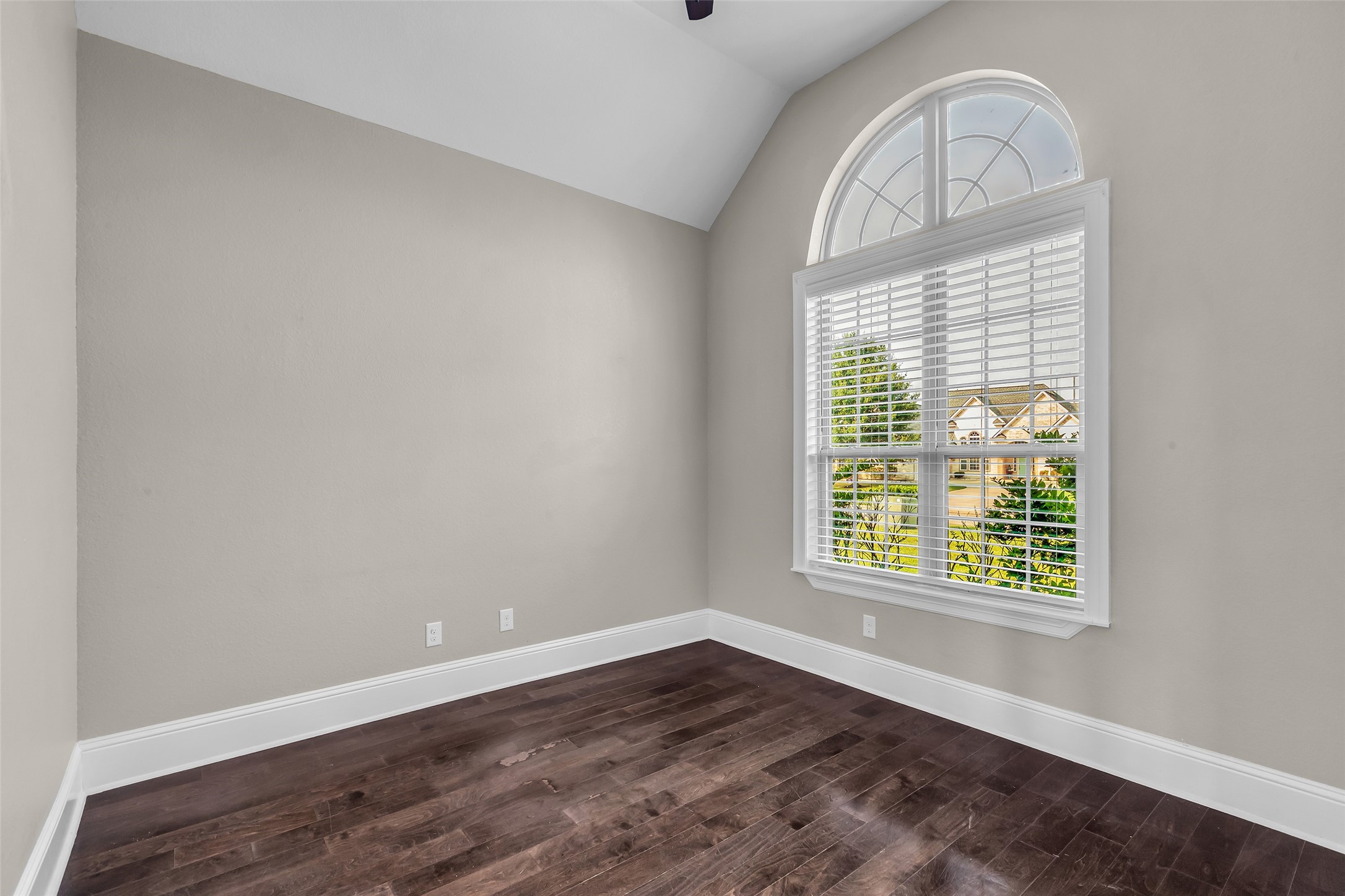 Montgomery, Texas, 77356, United States, 4 Bedrooms Bedrooms, ,4 BathroomsBathrooms,Residential,For Sale,1911763