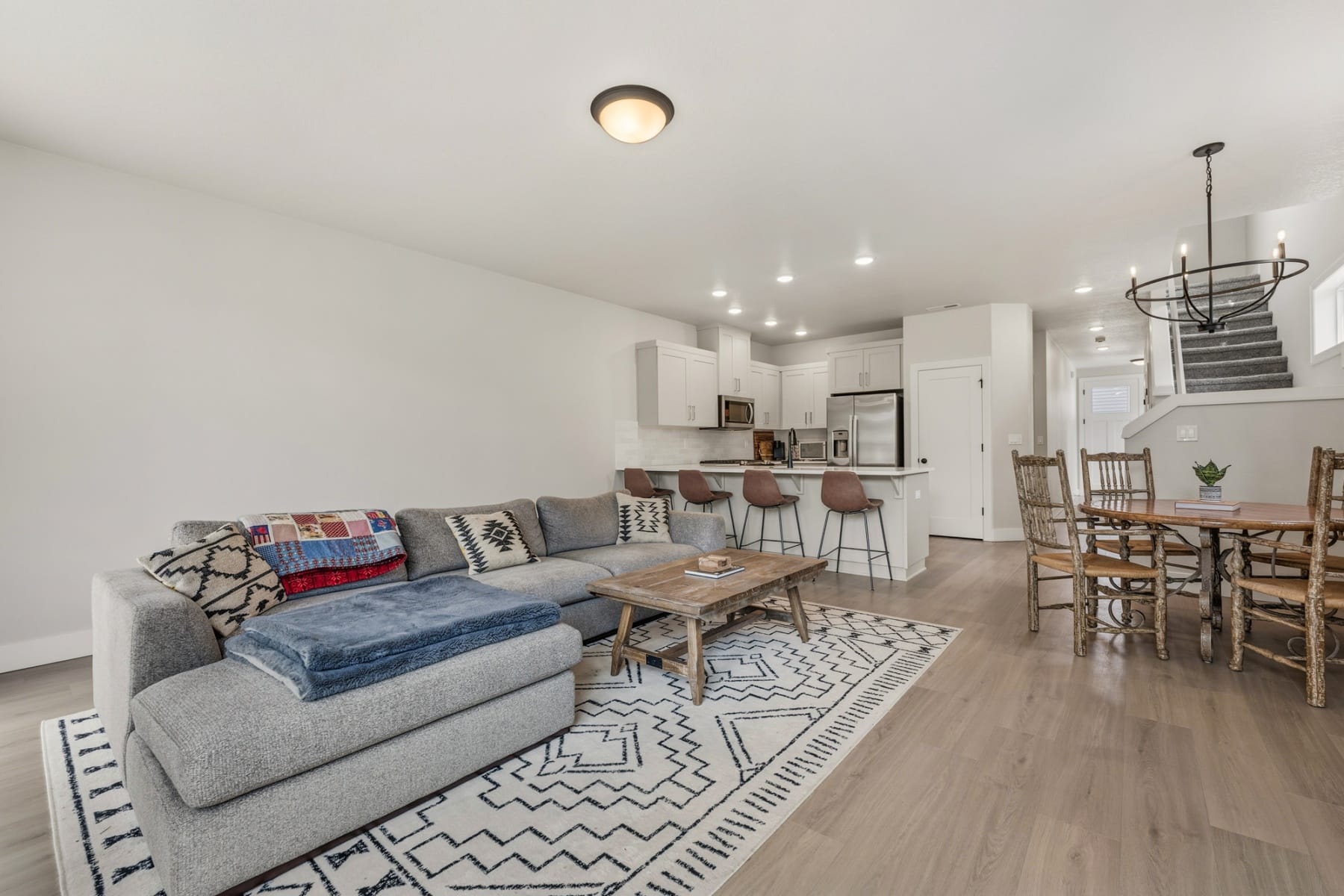  2414 SE MAYBROOK LN Milwaukie, OR 97222 - 物件實景