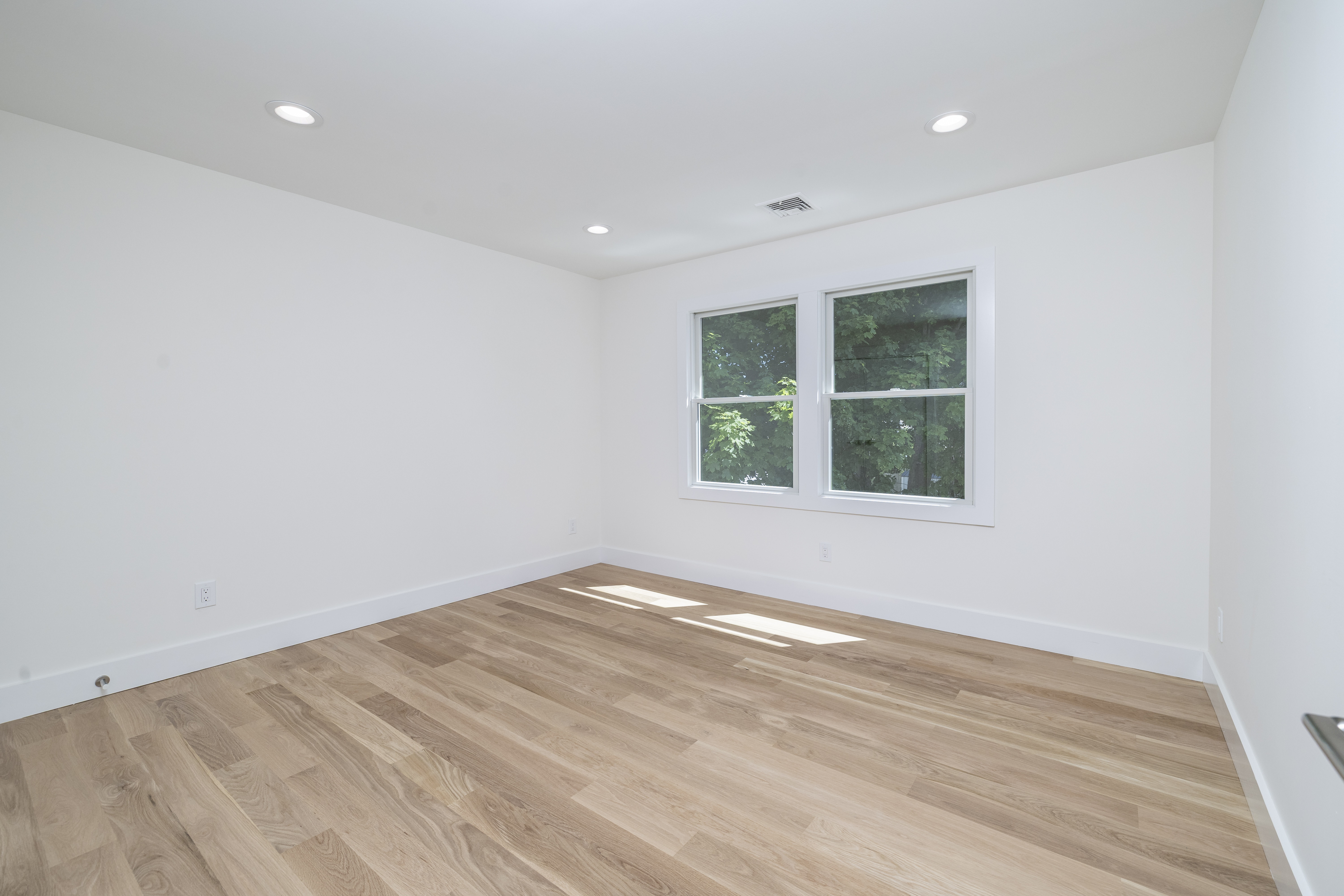  8 Van Cott Place, North Bellmore, NY, 11710 - 物件實景