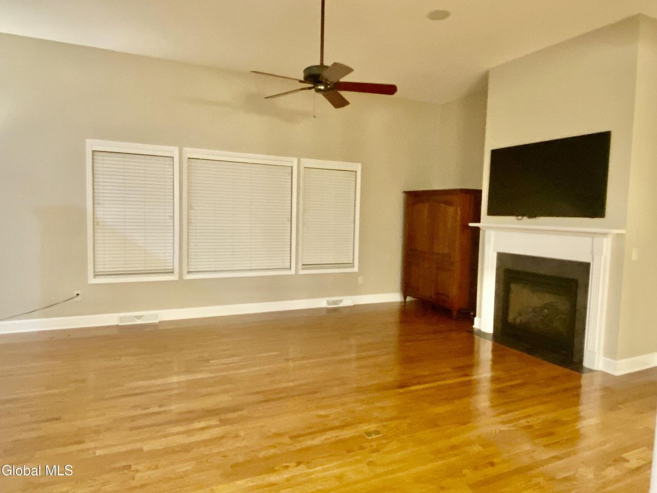 Altamont, New York, 12009, United States, 3 Bedrooms Bedrooms, ,3 BathroomsBathrooms,Residential,For Sale,1988112