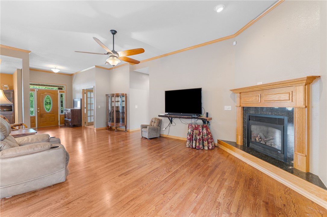 Bella Vista, Arkansas, 72715, United States, 3 Bedrooms Bedrooms, ,4 BathroomsBathrooms,Residential,For Sale,1942252