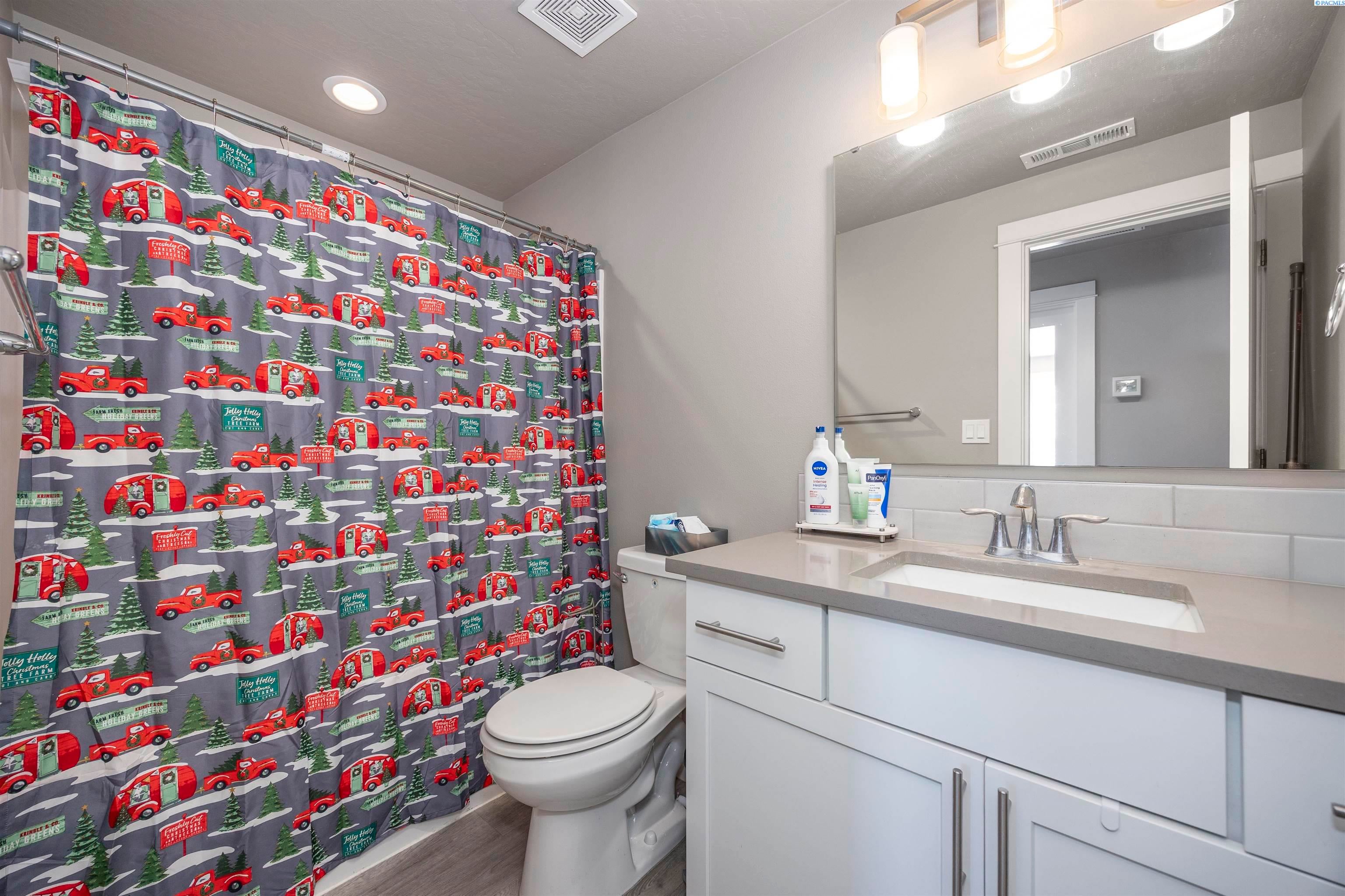 Prosser, Washington, 99350, United States, 3 Bedrooms Bedrooms, ,1 BathroomBathrooms,Residential,For Sale,2032317