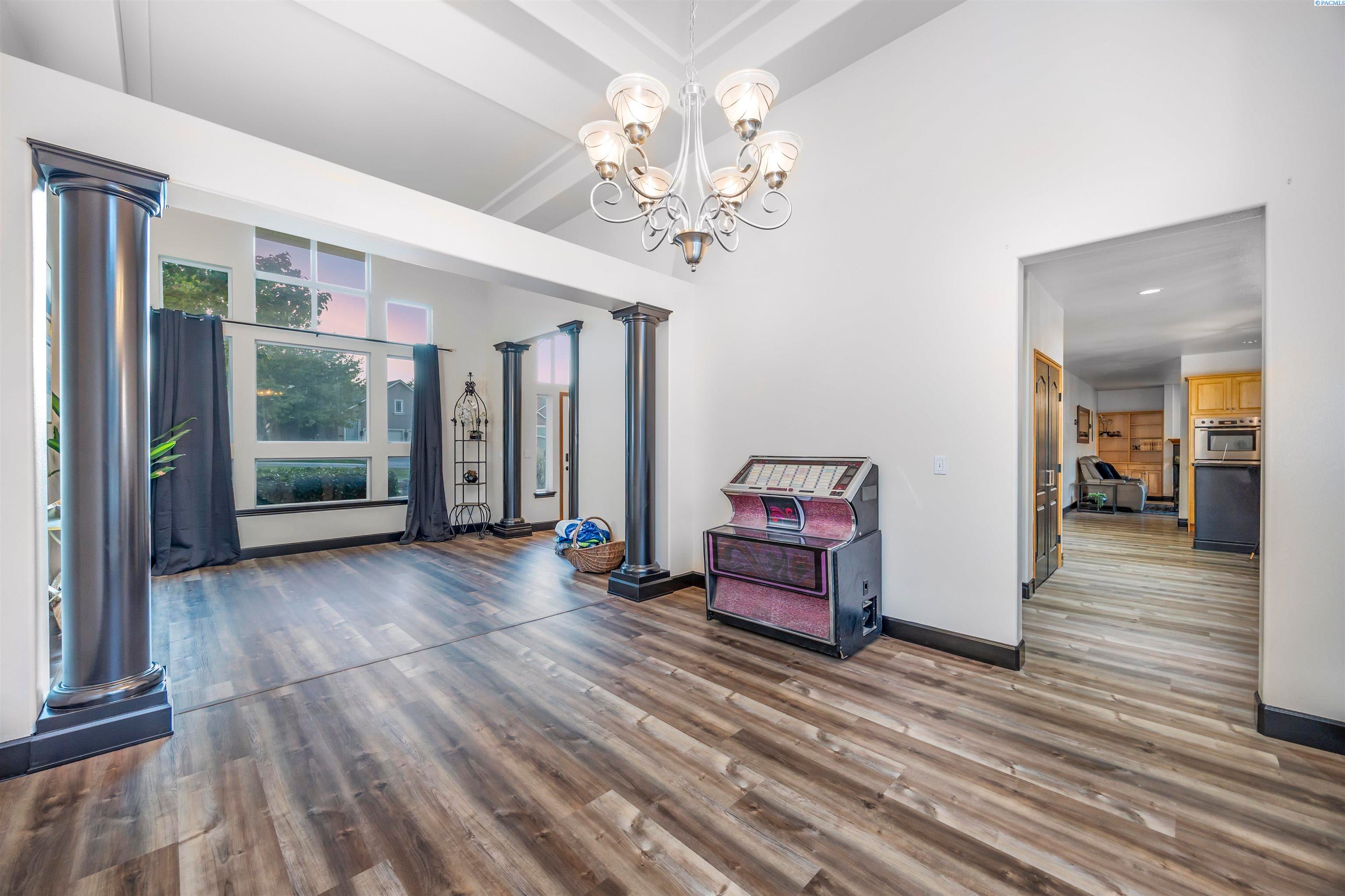 Kennewick, Washington, 99337, United States, 3 Bedrooms Bedrooms, ,3 BathroomsBathrooms,Residential,For Sale,1981093