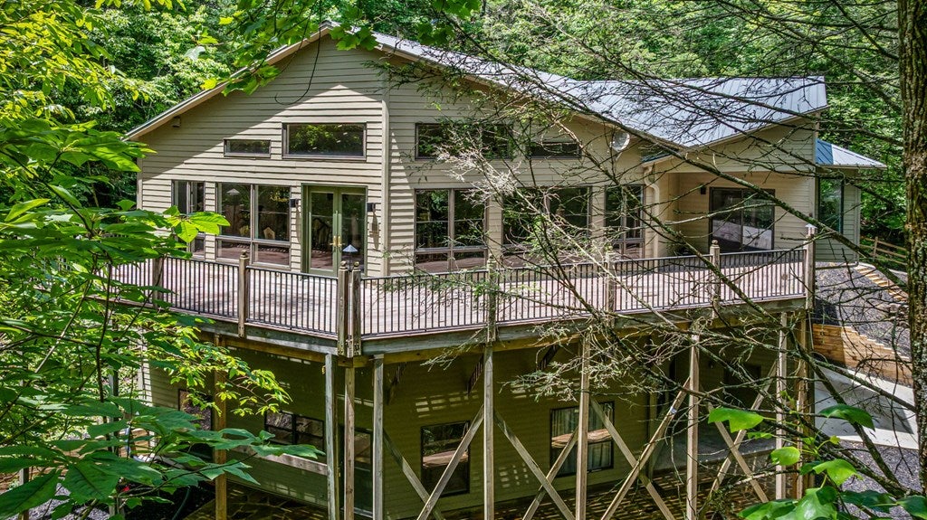 Ellijay, Georgia, 30540, United States, 5 Bedrooms Bedrooms, ,5 BathroomsBathrooms,Residential,For Sale,1868155