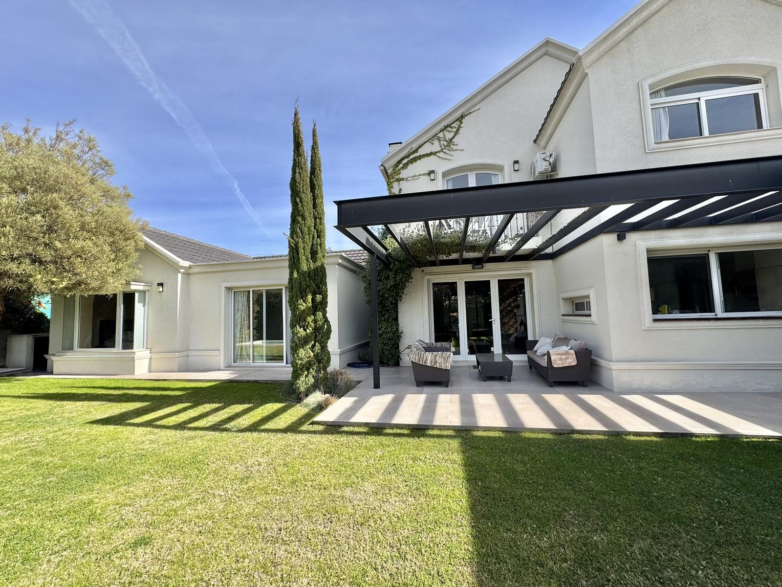 Godoy Cruz, AR-M, AR, 5 Bedrooms Bedrooms, ,4 BathroomsBathrooms,Residential,For Sale,1961859