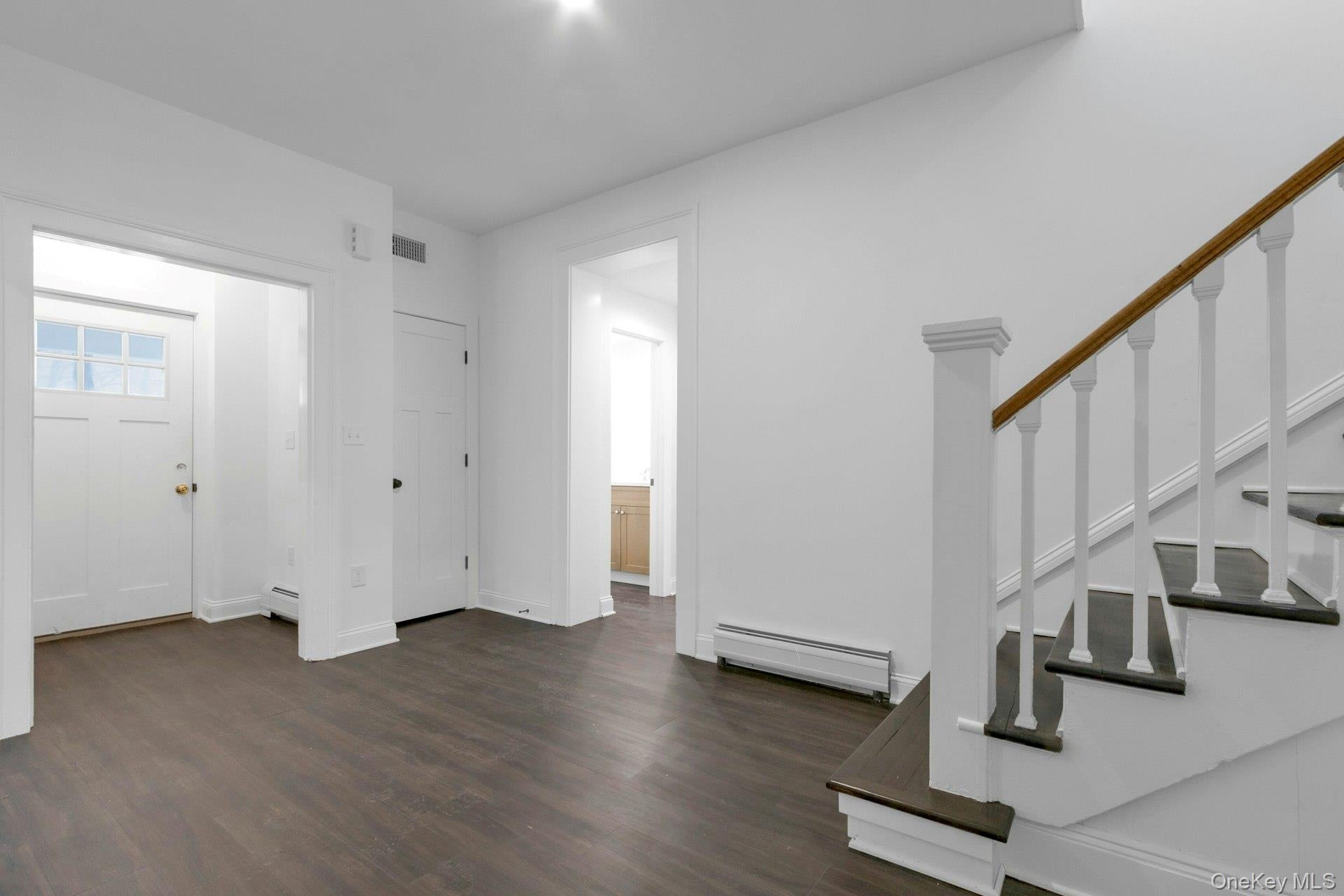 Valley Cottage, New York, 10989, United States, 4 Bedrooms Bedrooms, ,3 BathroomsBathrooms,Residential,For Sale,2005431