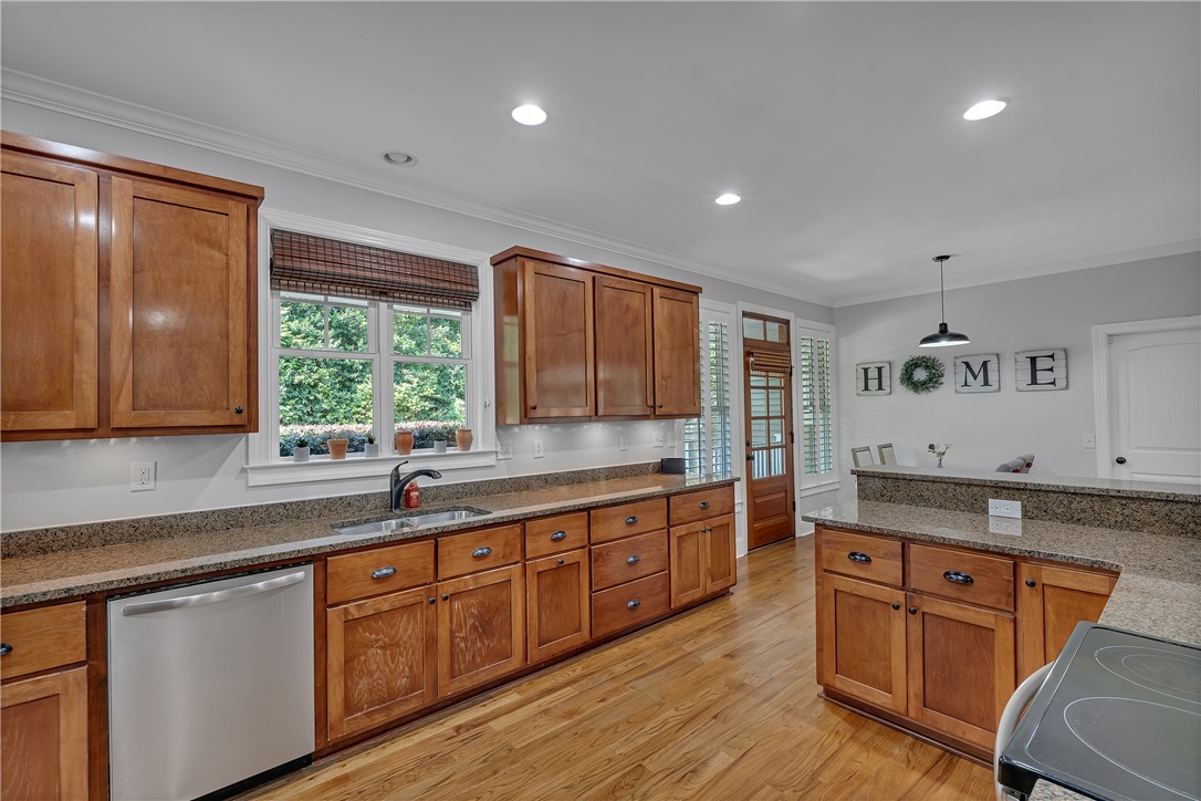 Central, South Carolina, 29630, United States, 5 Bedrooms Bedrooms, ,5 BathroomsBathrooms,Residential,For Sale,1901010