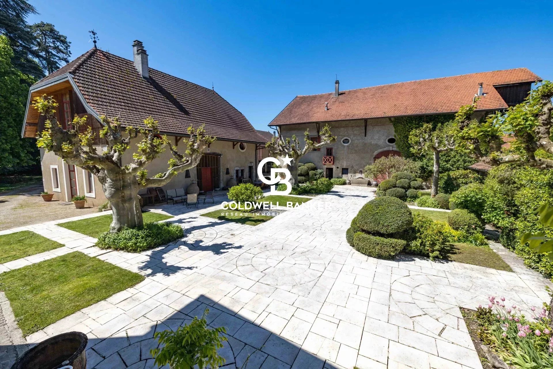 Reignier-Ésery, Auvergne-Rhône-Alpes, 74930, FR, 10 Bedrooms Bedrooms, ,6 BathroomsBathrooms,Residential,For Sale,1994611