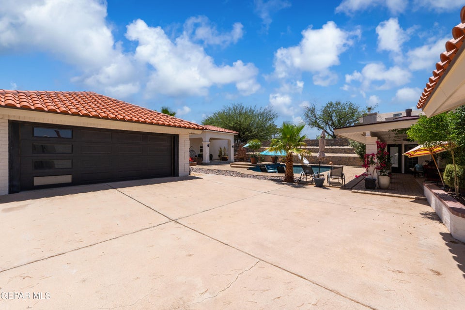 El Paso, Texas, 79936, United States, 5 Bedrooms Bedrooms, ,5 BathroomsBathrooms,Residential,For Sale,1980417