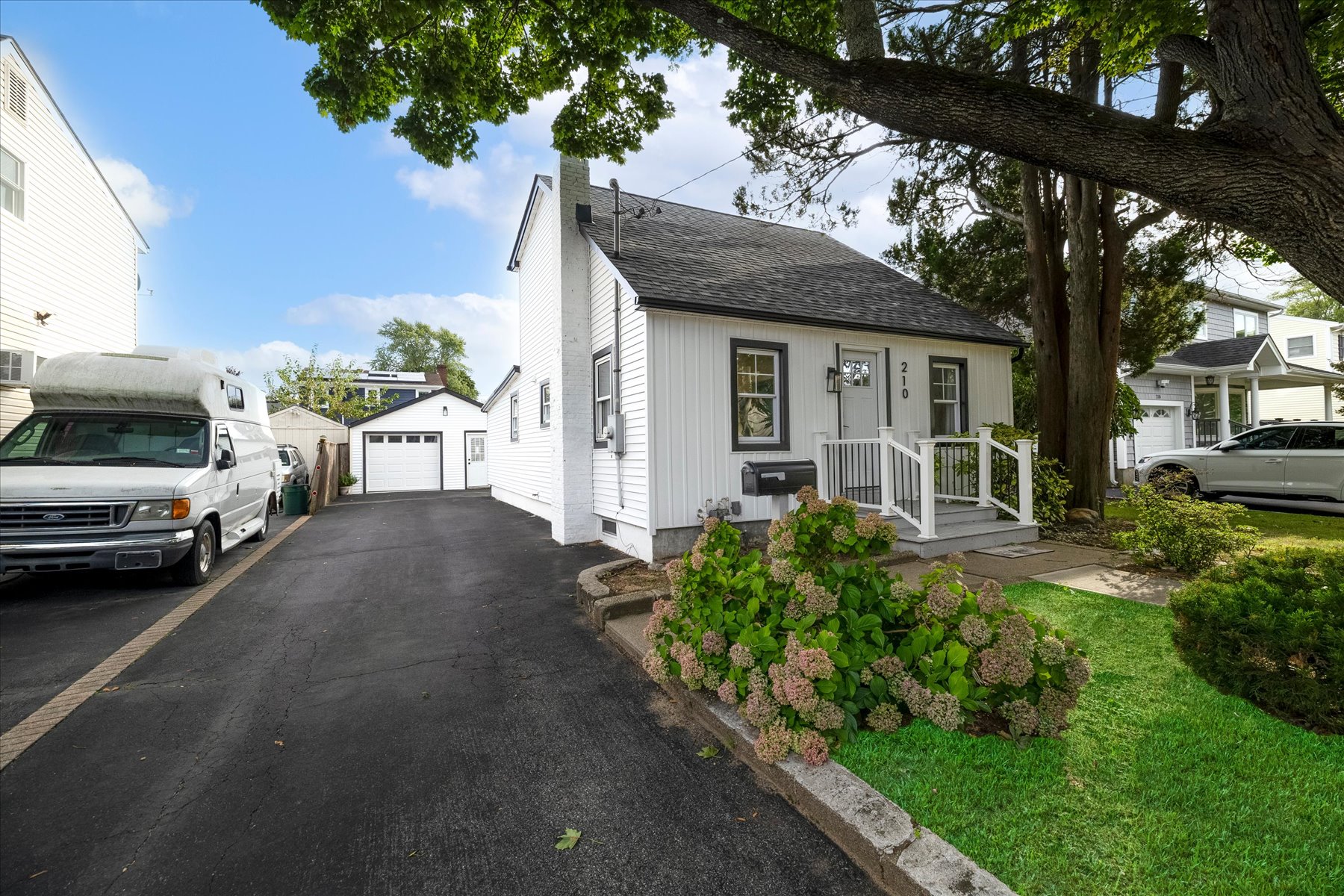  210 N Delaware Avenue, Massapequa, NY, 11758 - 物件實景