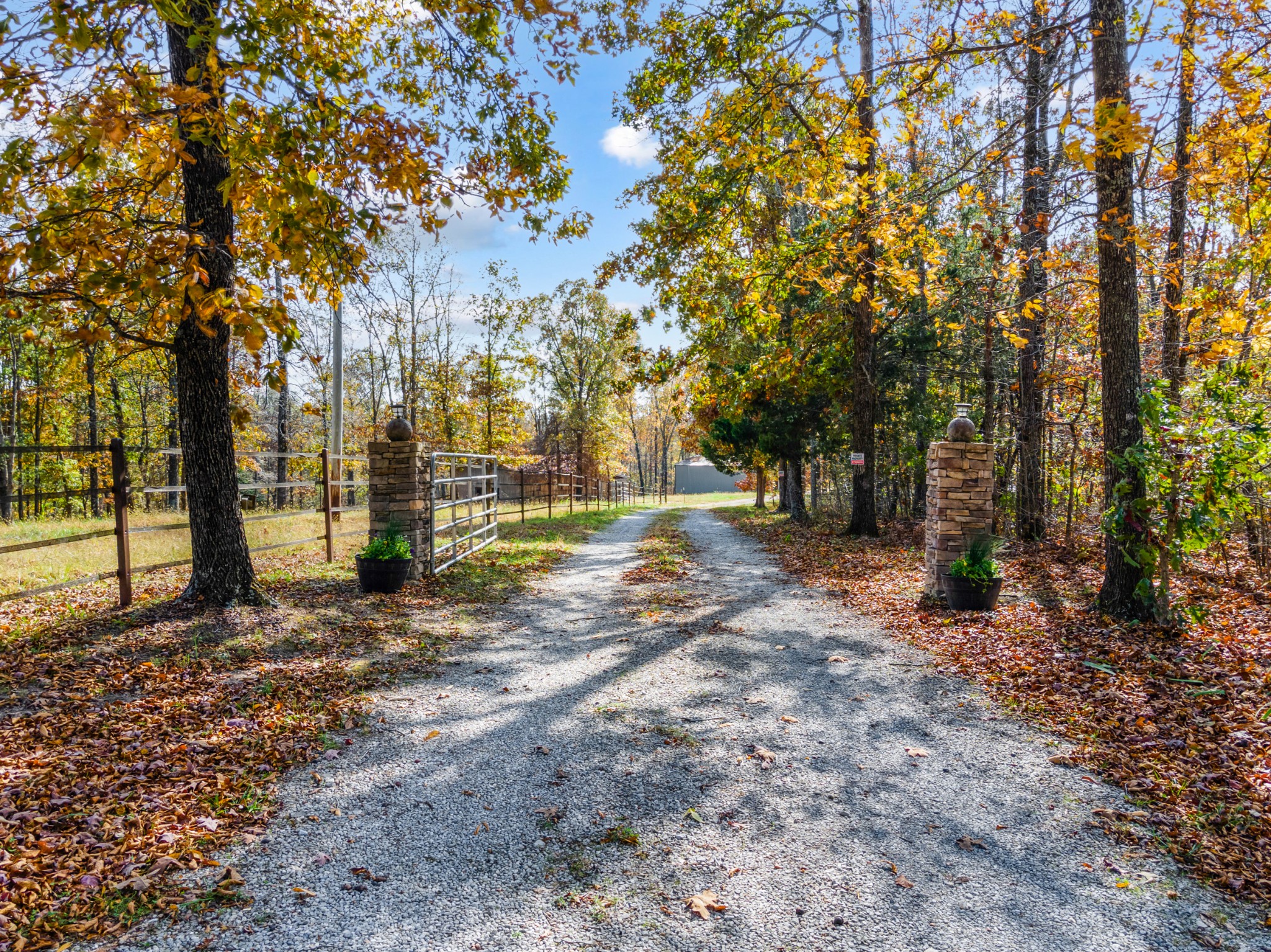 Mc Ewen, Tennessee, 37101, United States, 4 Bedrooms Bedrooms, ,3 BathroomsBathrooms,Residential,For Sale,1982794