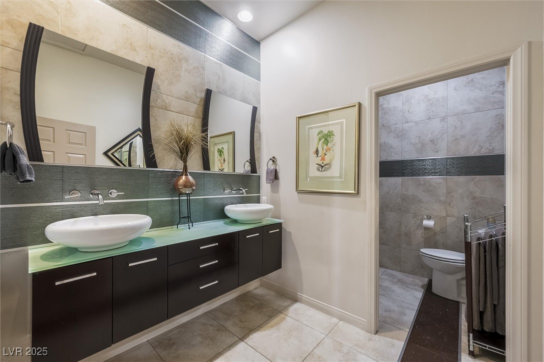 Las Vegas, Nevada, 89121, United States, 3 Bedrooms Bedrooms, ,3 BathroomsBathrooms,Residential,For Sale,1988957