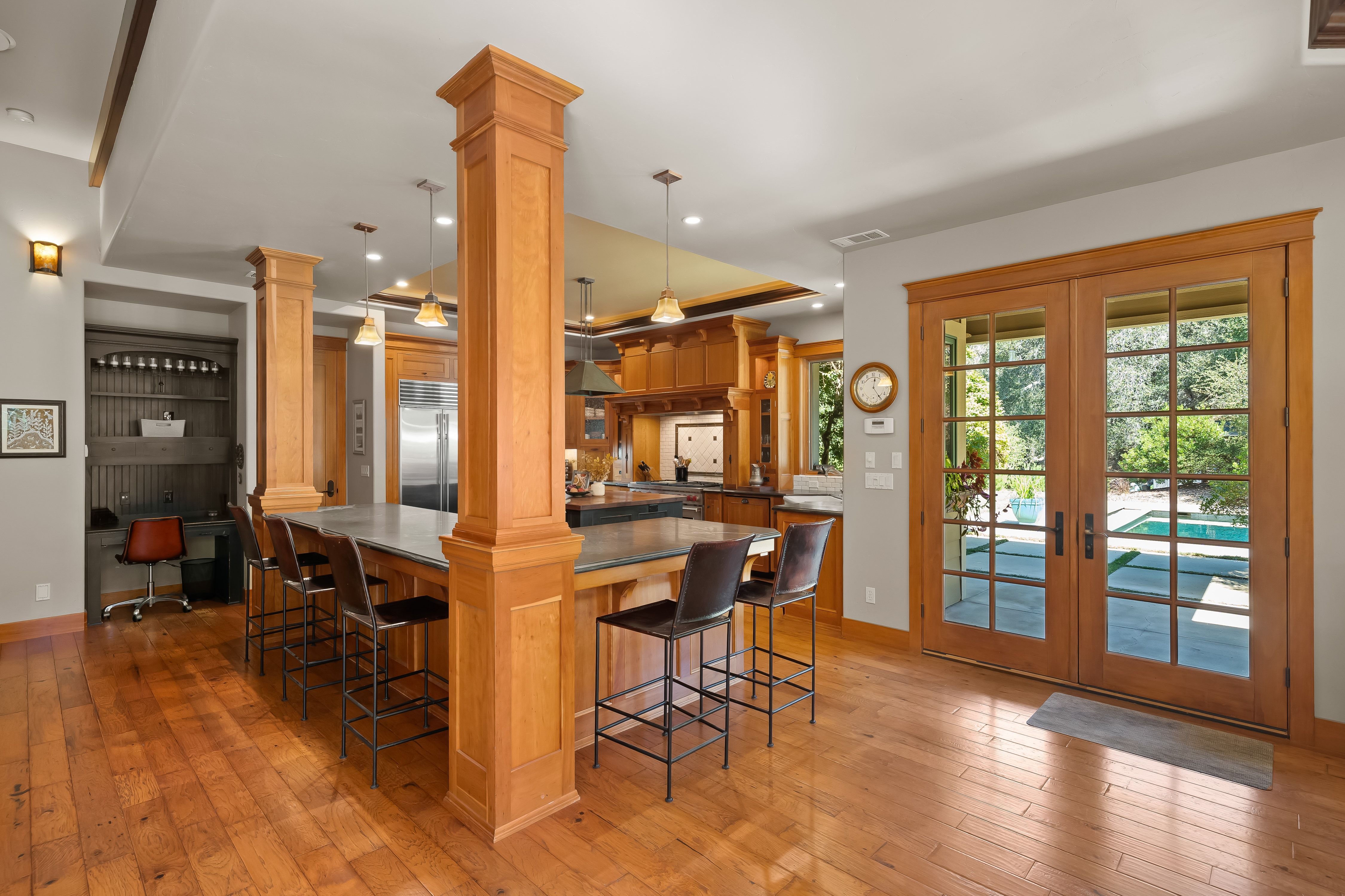  Timeless Craftsman Estate with Resort-Style Outdoor Living - 物件實景