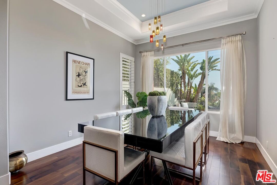 Pacific Palisades, California, 90272, United States, 4 Bedrooms Bedrooms, ,4 BathroomsBathrooms,Residential,For Sale,1911356