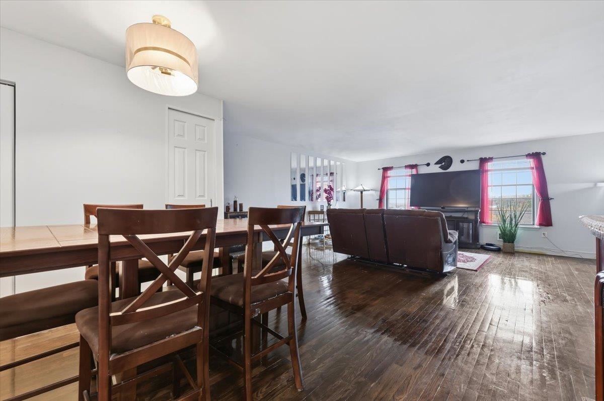 North Bergen, New Jersey, 07047, United States, 3 Bedrooms Bedrooms, ,3 BathroomsBathrooms,Residential,For Sale,1987703