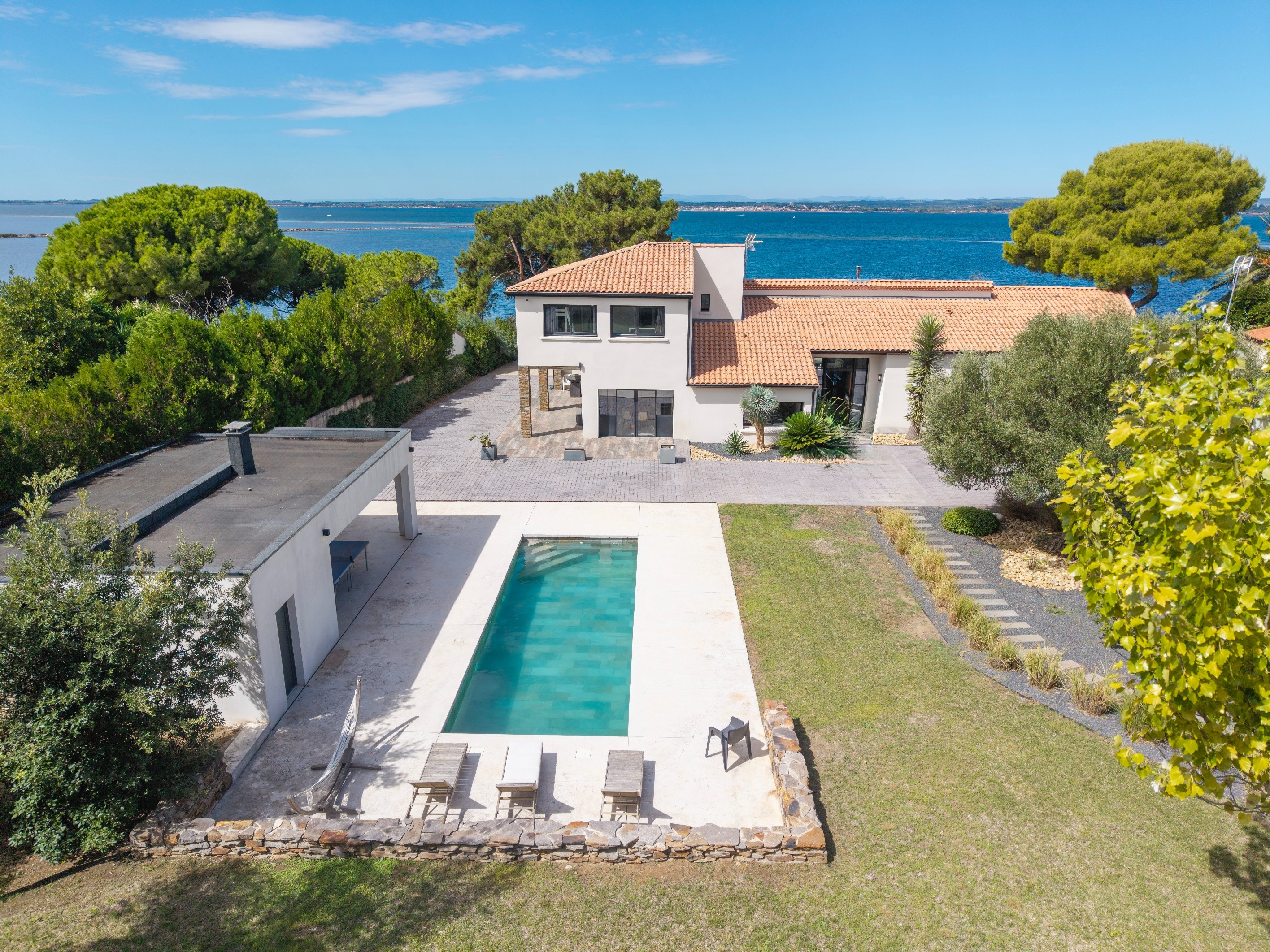  Stunning views of the Thau Lagoon_ Contemporary home with private access to the… - 物件實景