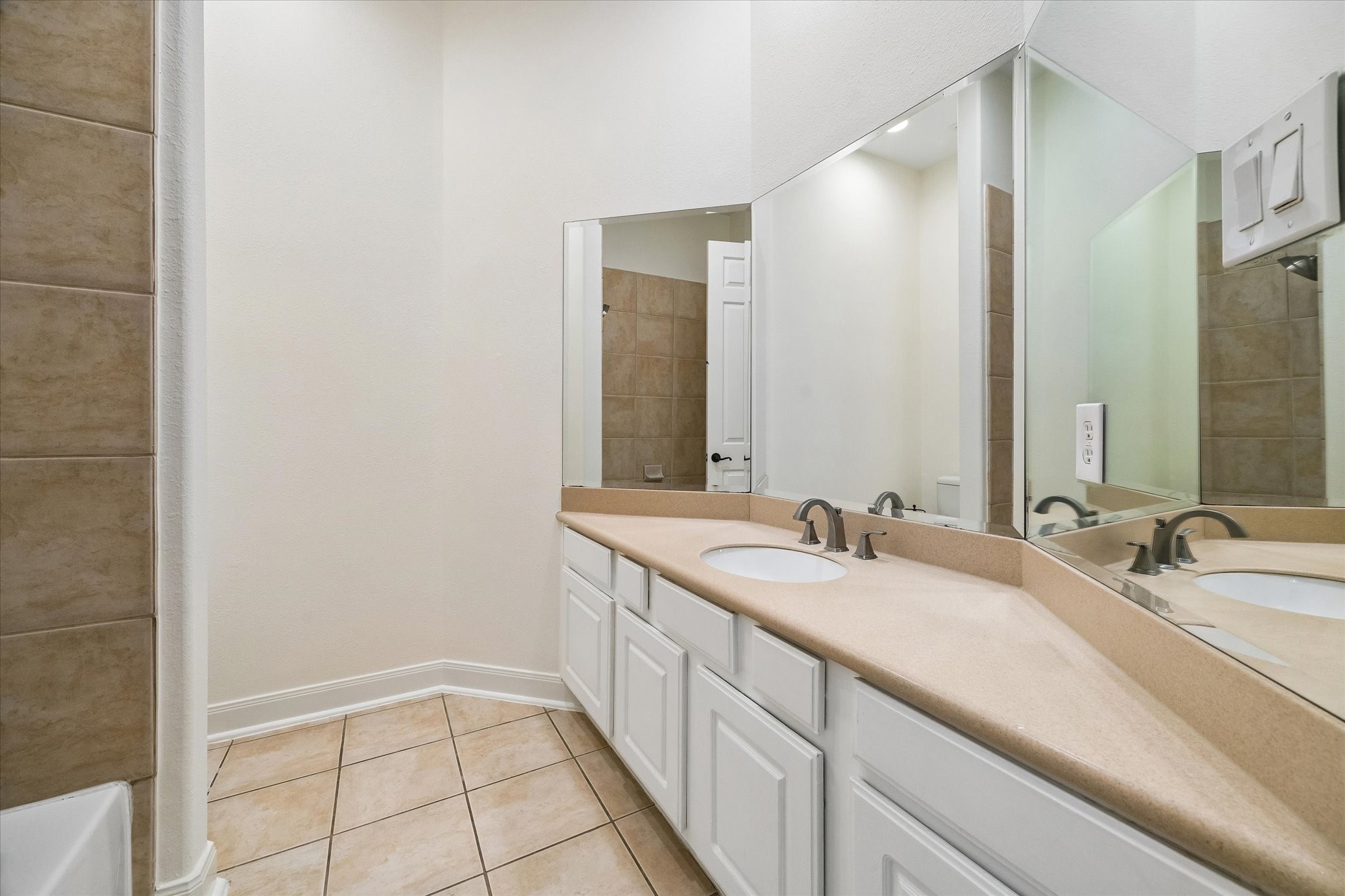  3202 Loblolly Pines Way - 物件實景