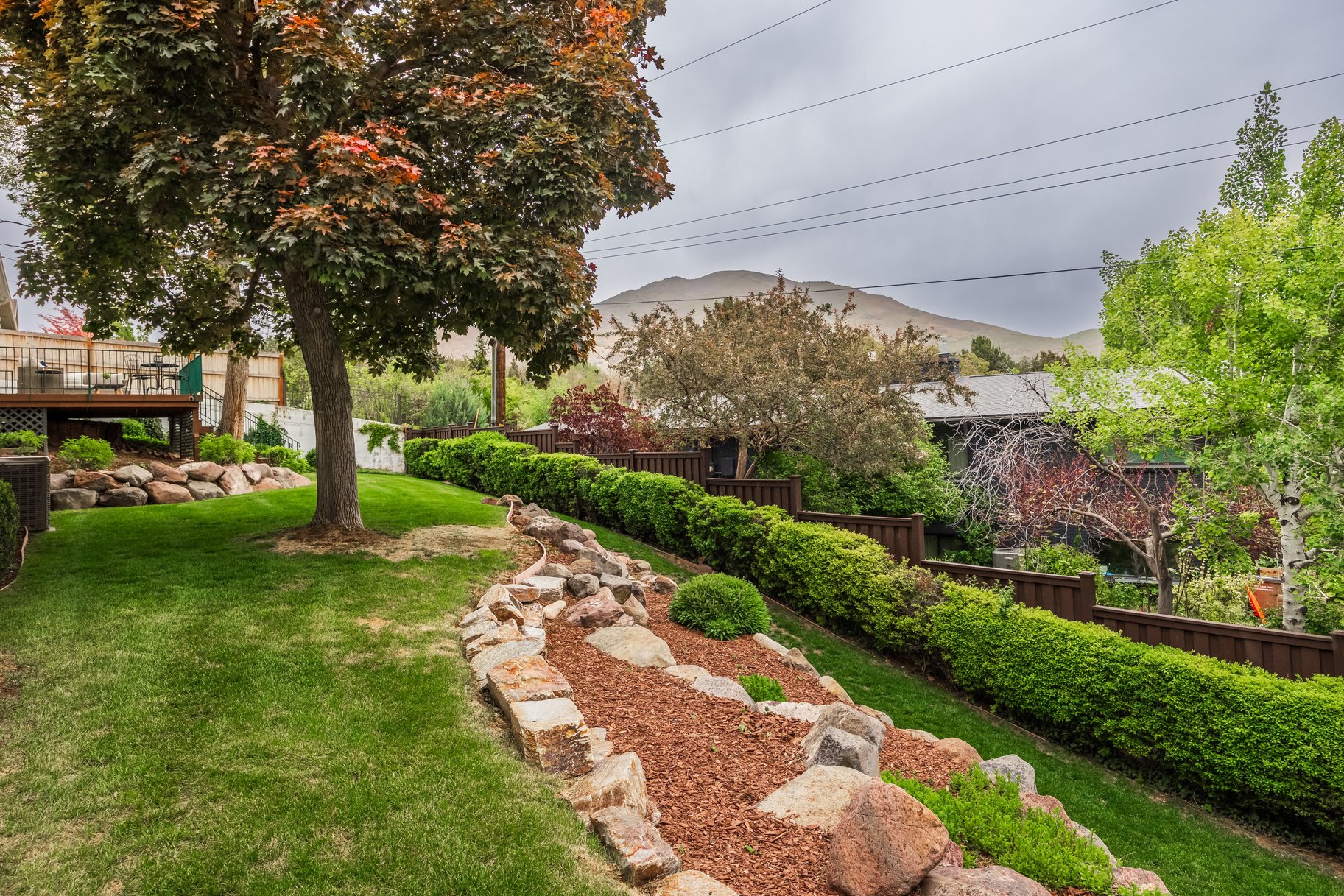  Elegant Contemporary Rambler in Sought After Neighborhood - 物件實景