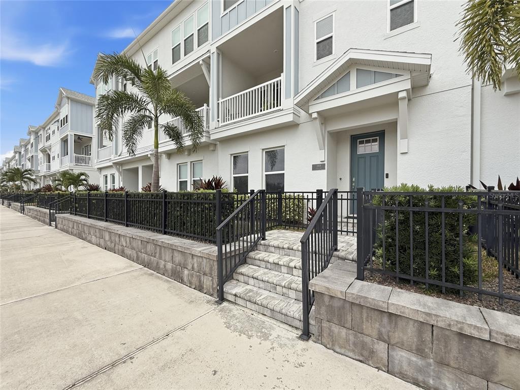 Sarasota, Florida, 34237, United States, 3 Bedrooms Bedrooms, ,4 BathroomsBathrooms,Residential,For Sale,1989213