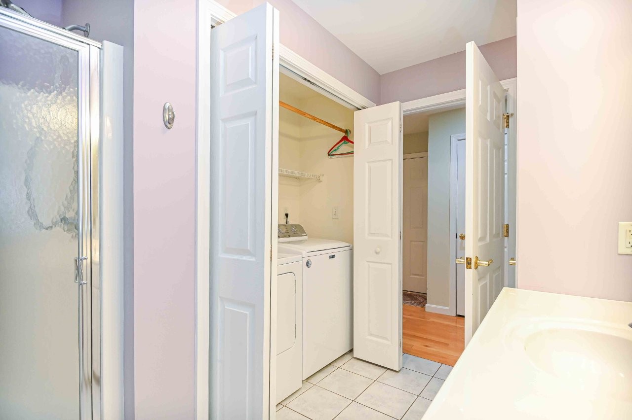 York, Maine, 03909, United States, 2 Bedrooms Bedrooms, ,2 BathroomsBathrooms,Residential,For Sale,1896893