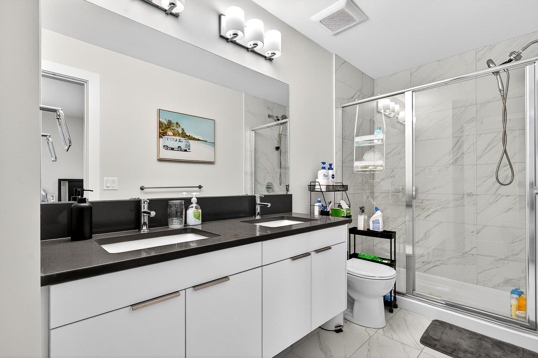  Modern Elegance in Glenmore - 物件實景