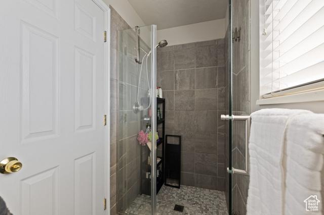 West Jordan, Utah, 84081, United States, 5 Bedrooms Bedrooms, ,3 BathroomsBathrooms,Residential,For Sale,1937886