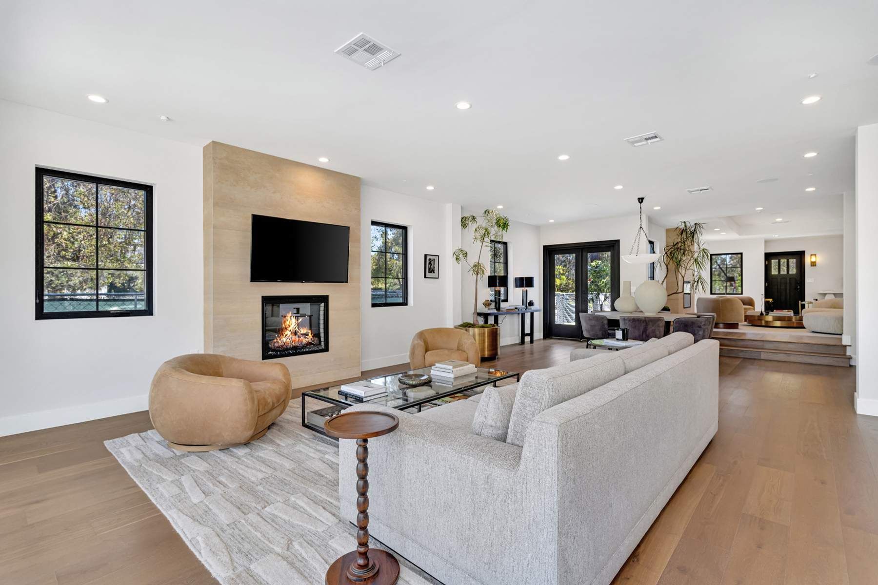  8671 Clifton Way - 物件實景