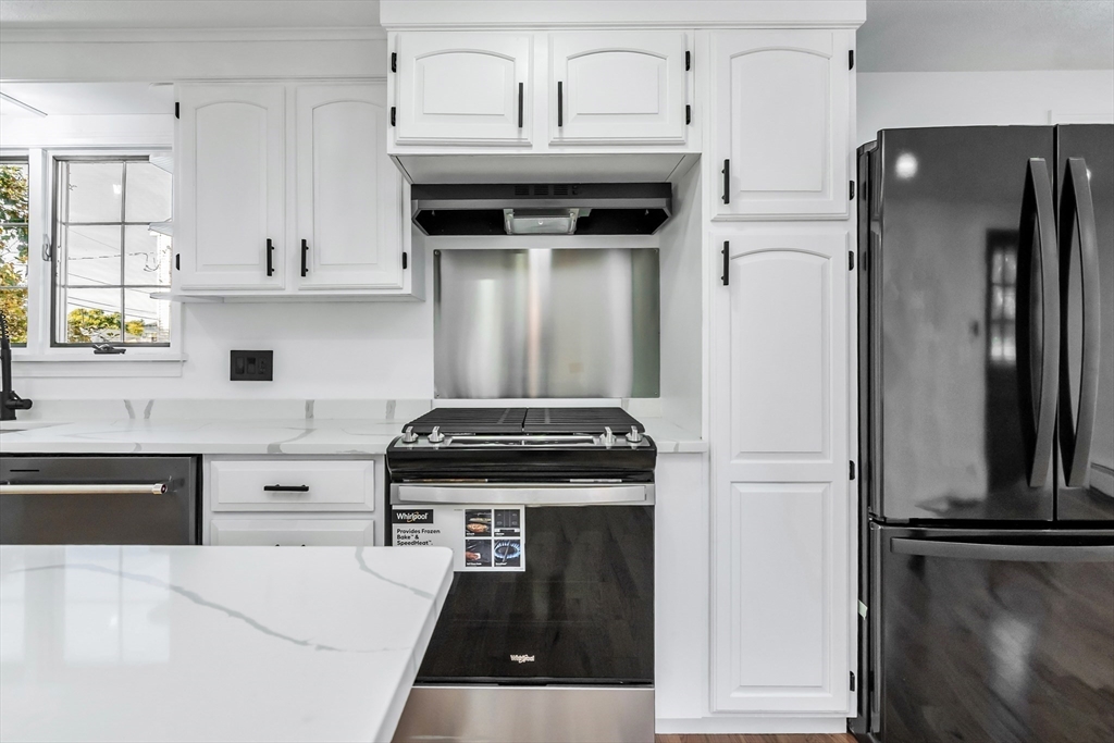 Methuen, Massachusetts, 01844, United States, 4 Bedrooms Bedrooms, ,3 BathroomsBathrooms,Residential,For Sale,1978164