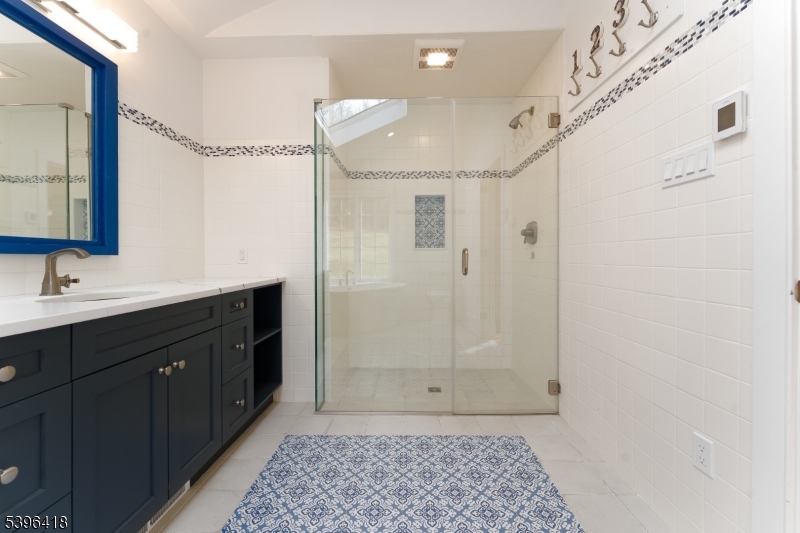 Raritan Twp., New Jersey, 08822, United States, 3 Bedrooms Bedrooms, ,2 BathroomsBathrooms,Residential,For Sale,1991179