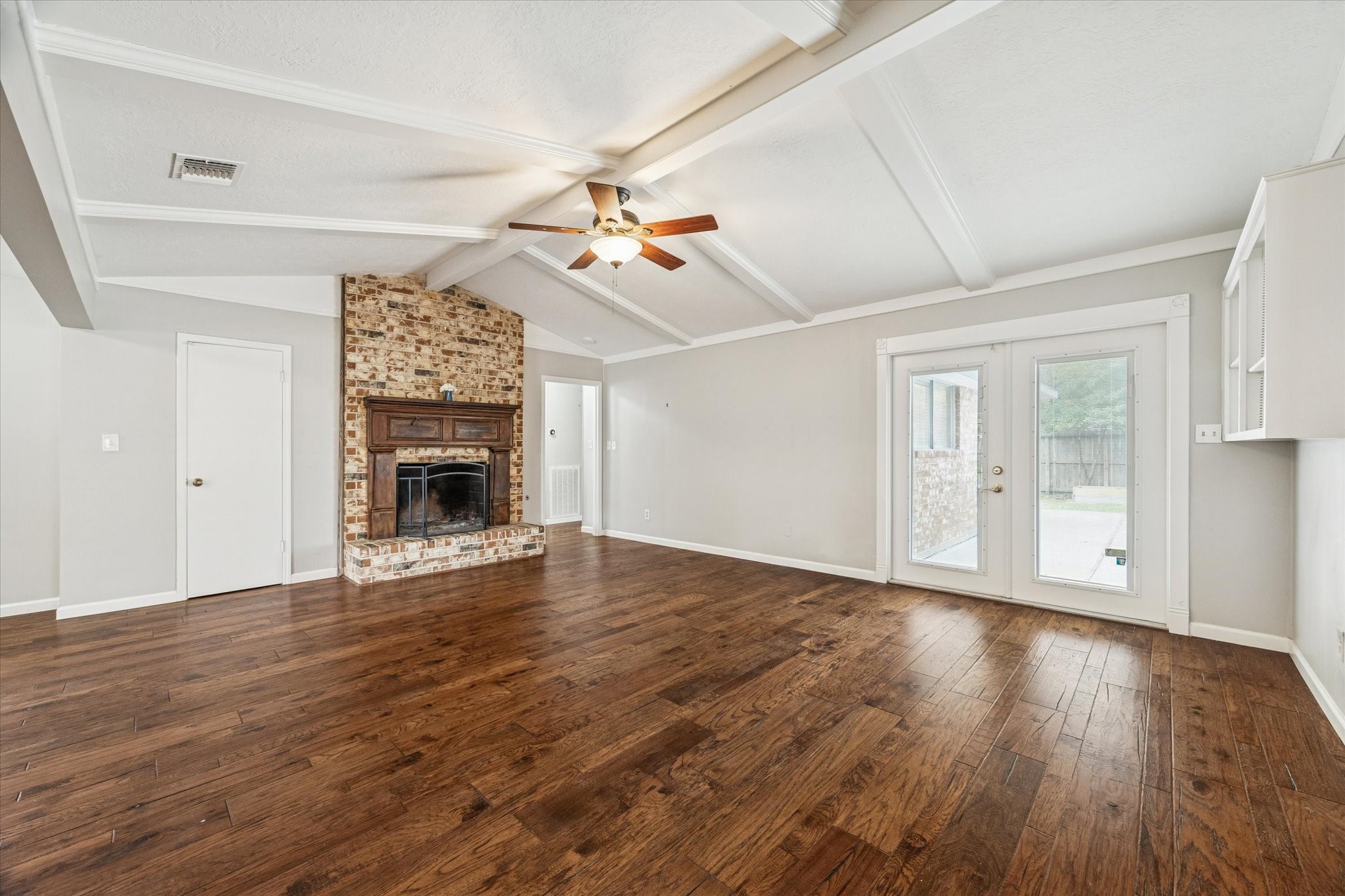  2310 Walnut Bend Lane - 物件實景