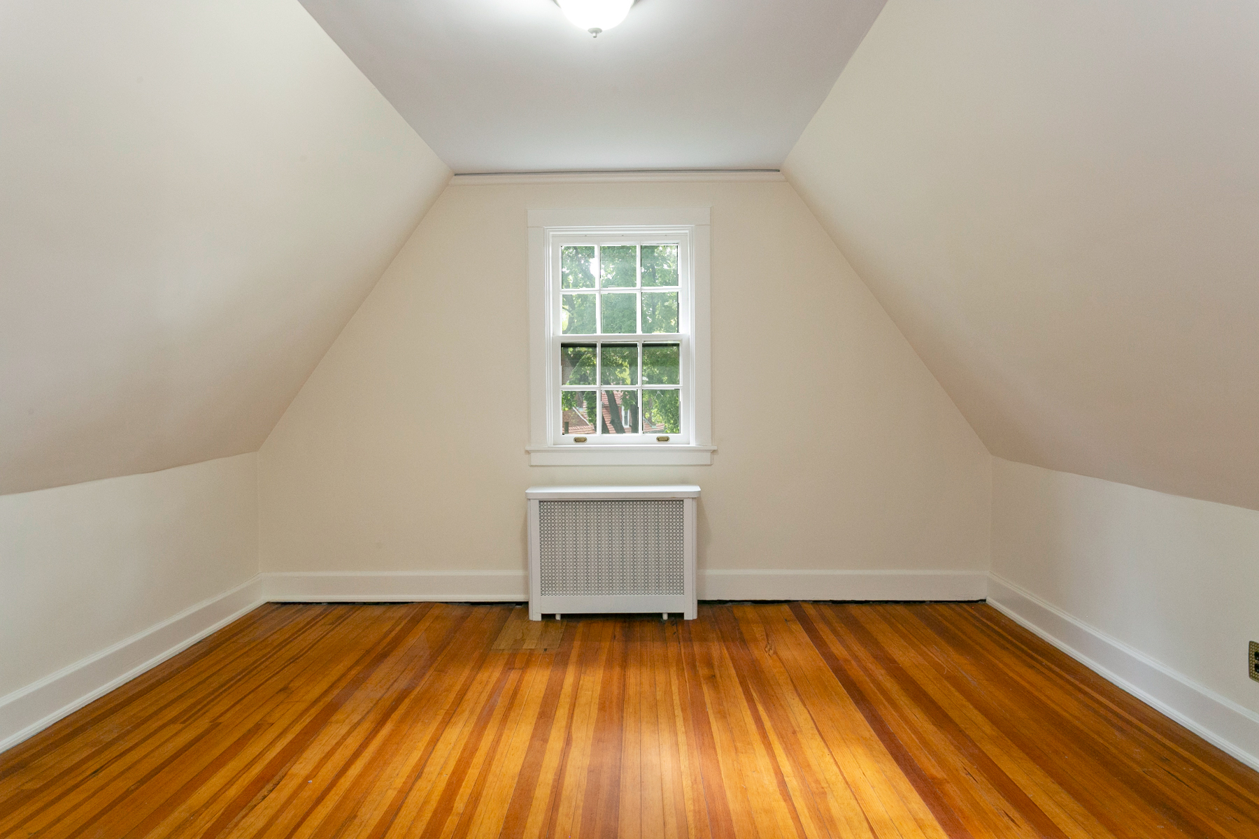  “FOREST HILLS GARDENS FIELDSTONE TOWNHOUSE” - 物件實景
