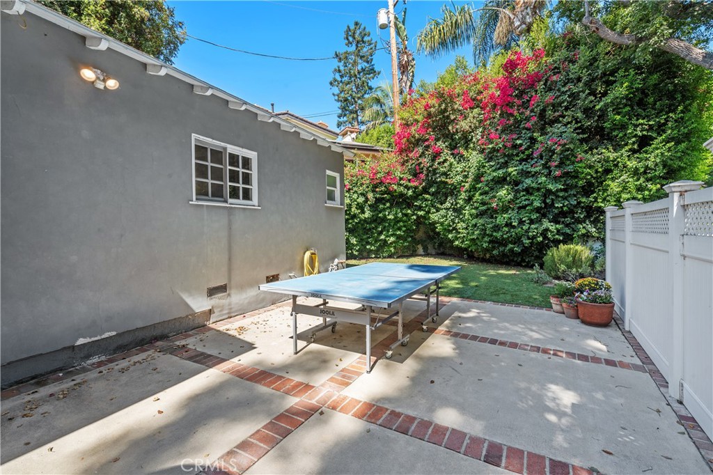 Studio City, California, 91602, United States, 5 Bedrooms Bedrooms, ,4 BathroomsBathrooms,Residential,For Sale,1947106