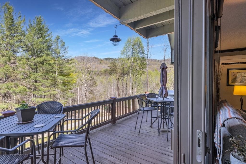 Hayesville, North Carolina, 28904, United States, 3 Bedrooms Bedrooms, ,3 BathroomsBathrooms,Residential,For Sale,1834730