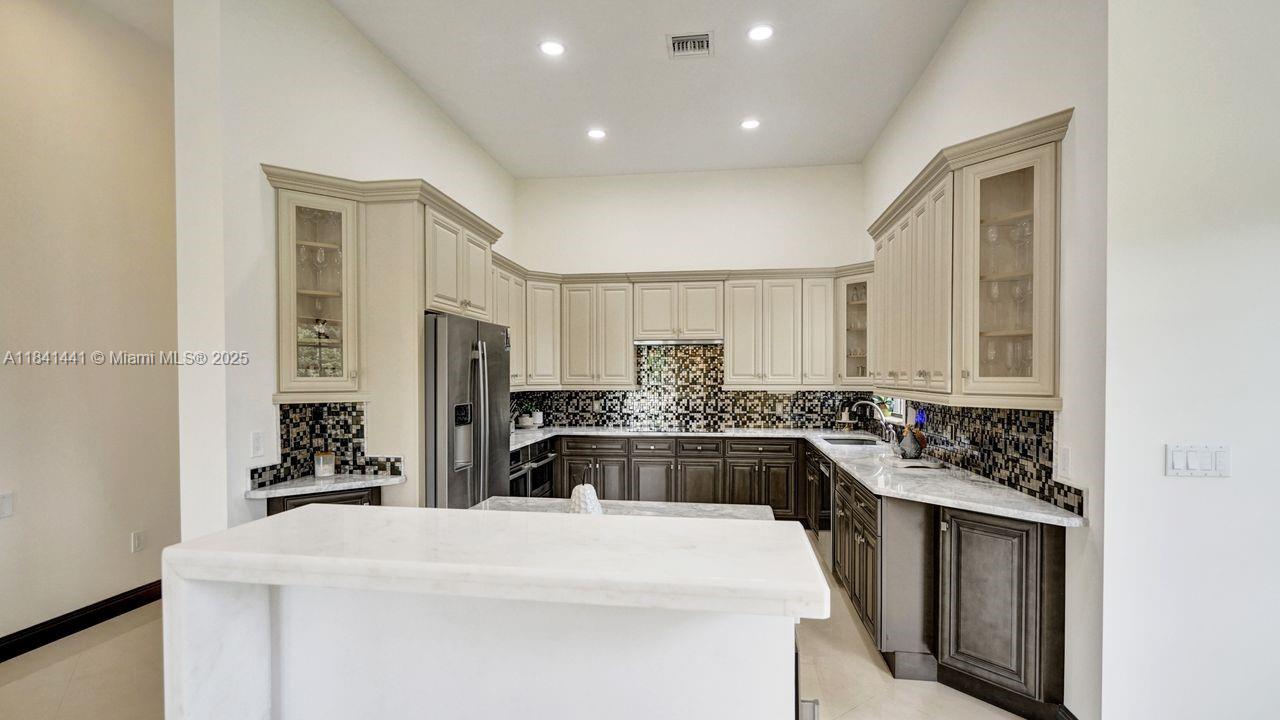 Davie, Florida, 33330, United States, 5 Bedrooms Bedrooms, ,5 BathroomsBathrooms,Residential,For Sale,1896833