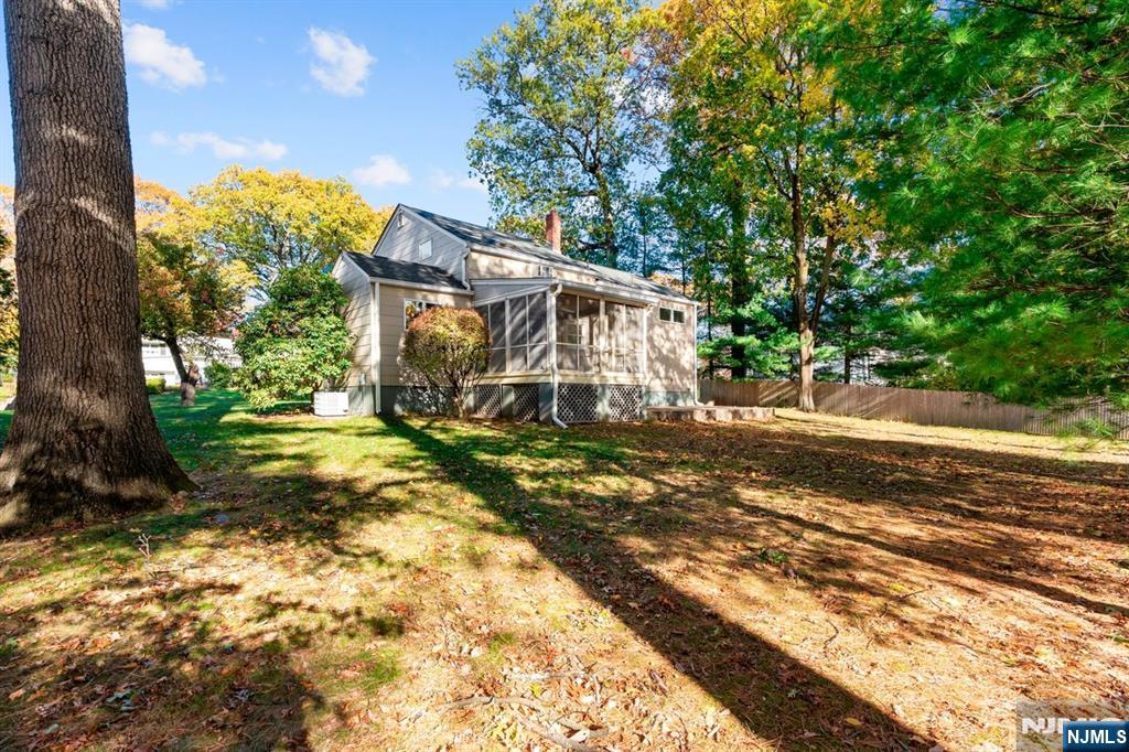 Midland Park, New Jersey, 07432, United States, 3 Bedrooms Bedrooms, ,2 BathroomsBathrooms,Residential,For Sale,1989526