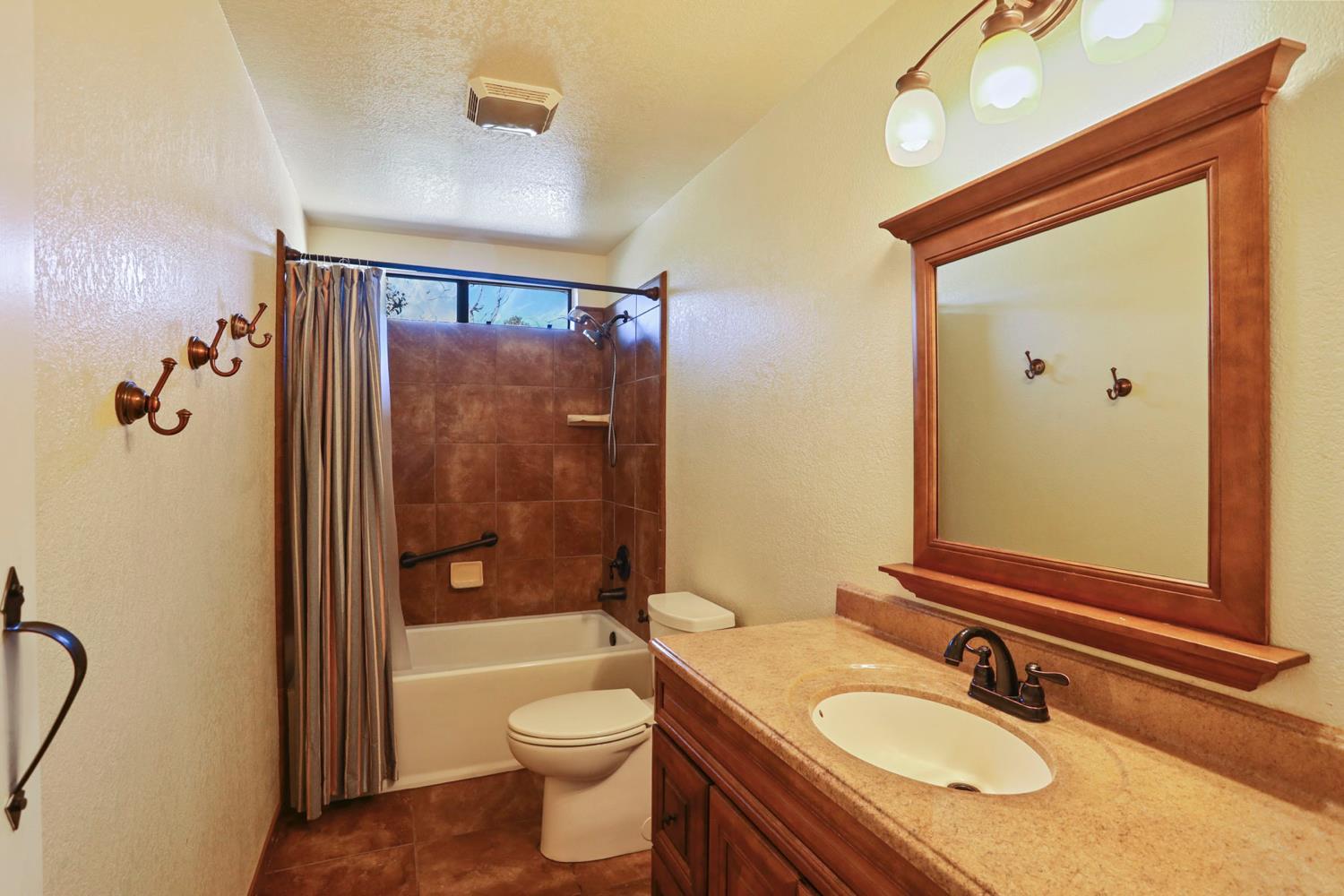 Valley Springs, California, 95252, United States, 3 Bedrooms Bedrooms, ,2 BathroomsBathrooms,Residential,For Sale,1978438